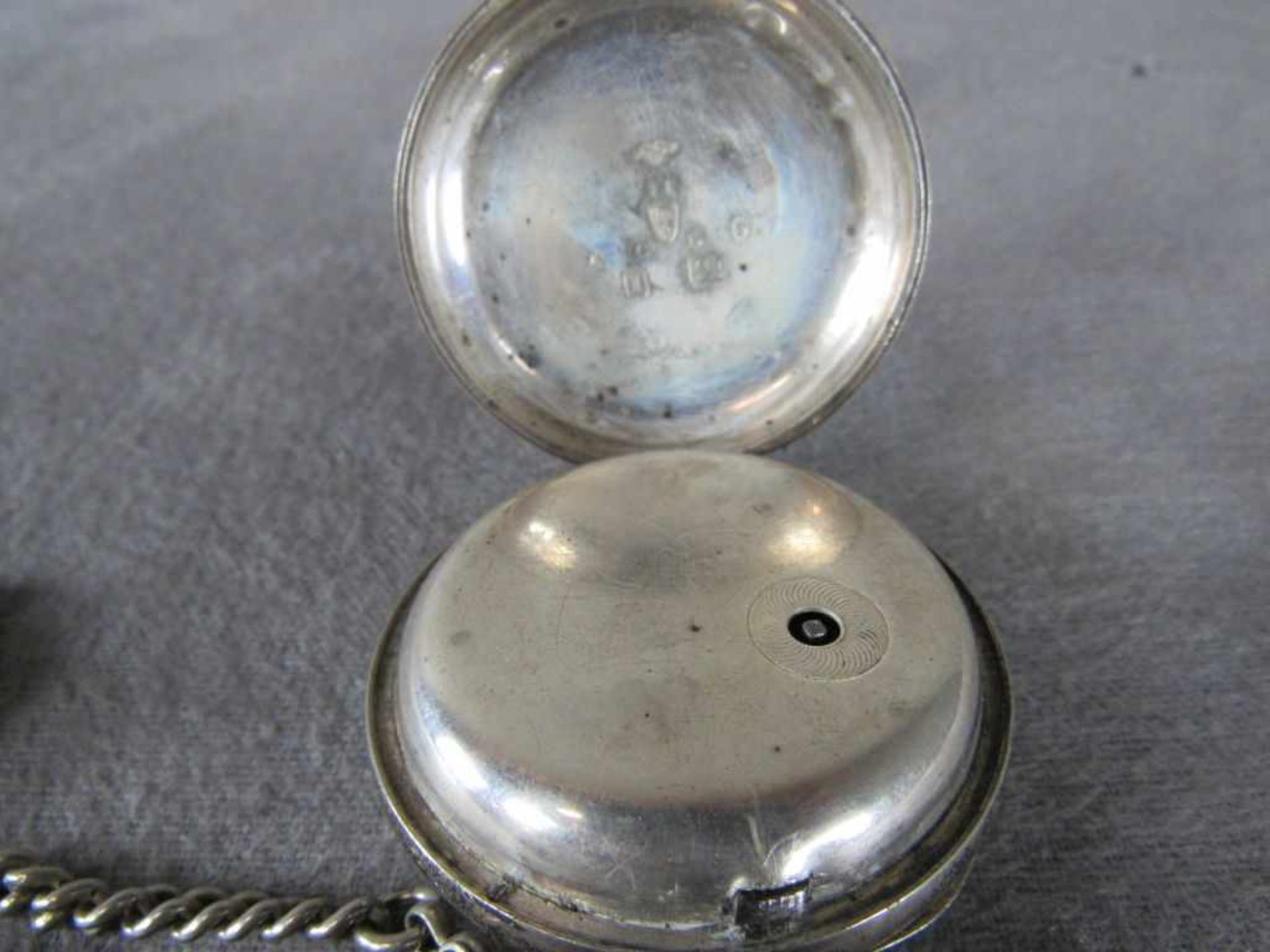 Taschenuhr England um 1850 Schlüsseluhr Silber BIG gepunzt mit Löwe Dolch und anderen Durchmesser - Bild 2 aus 2