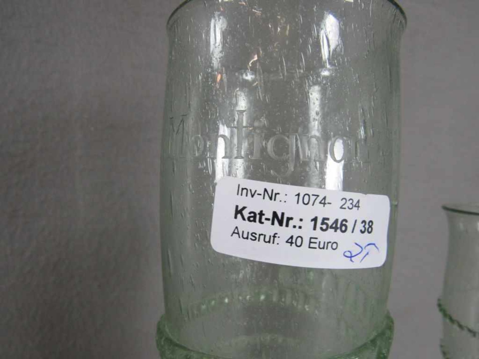 2 Gläser Glas antik umlaufend mit Schnur Lufteinschlüsse grünschimmernd bezeichnet oberhalb - Image 2 of 3