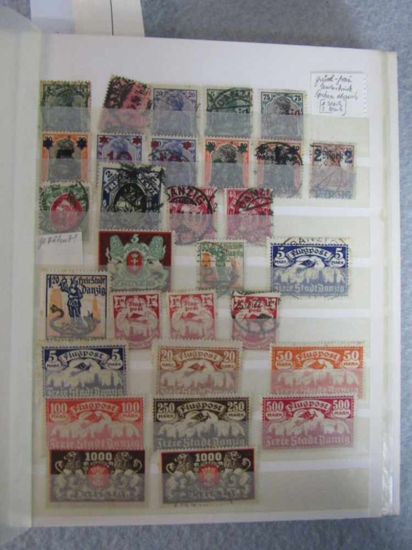Briefmarken guter Restnachlaß im Karton kleine Fundgrube mit deutschen Marken in Tüten Auswahlheft - Bild 4 aus 9