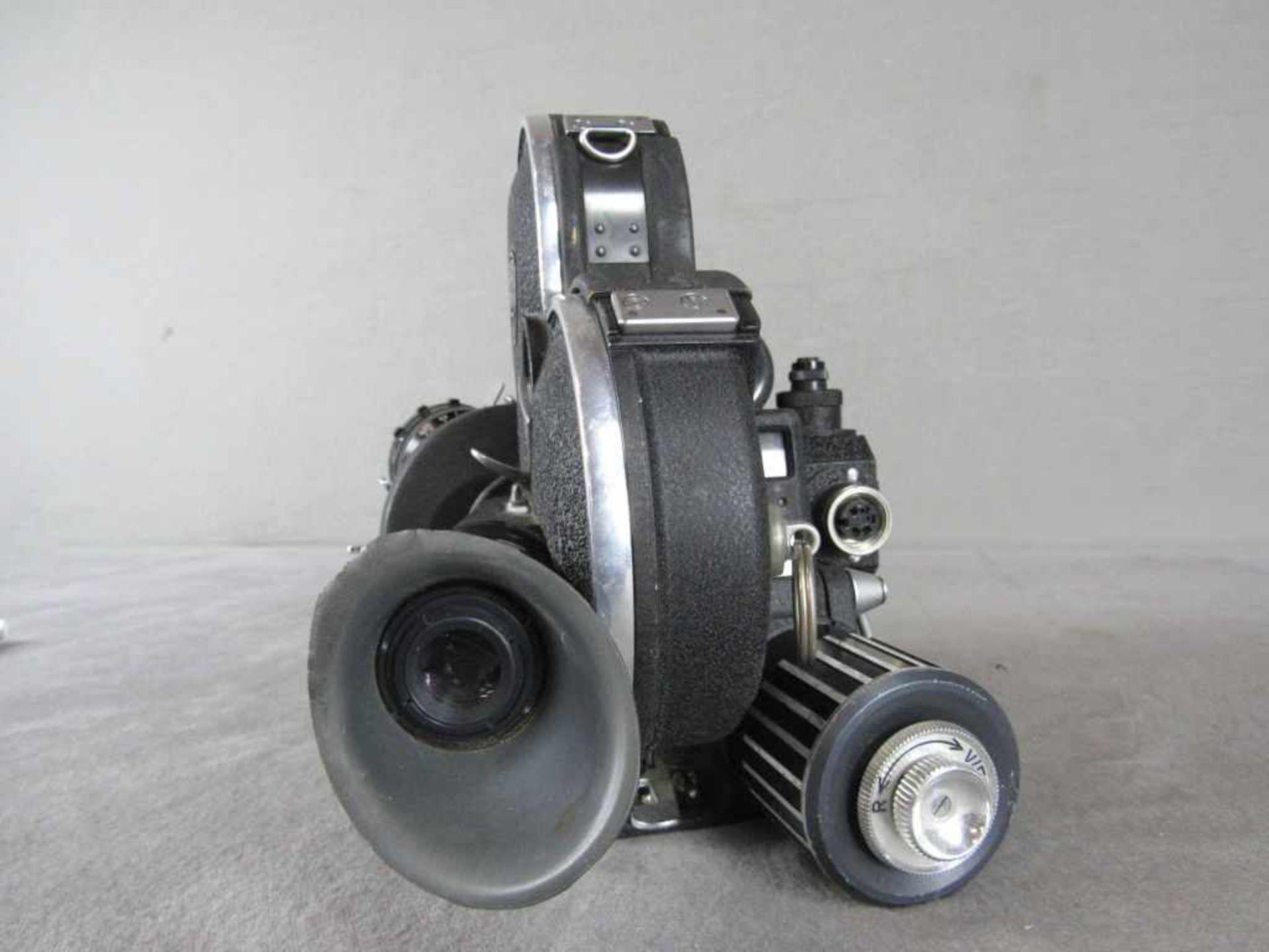 Hochwertige 16cm Filmkamera Arriflex Model 16 3 Linsig Made in Westgermany Hersteller Arnold und - Image 2 of 5
