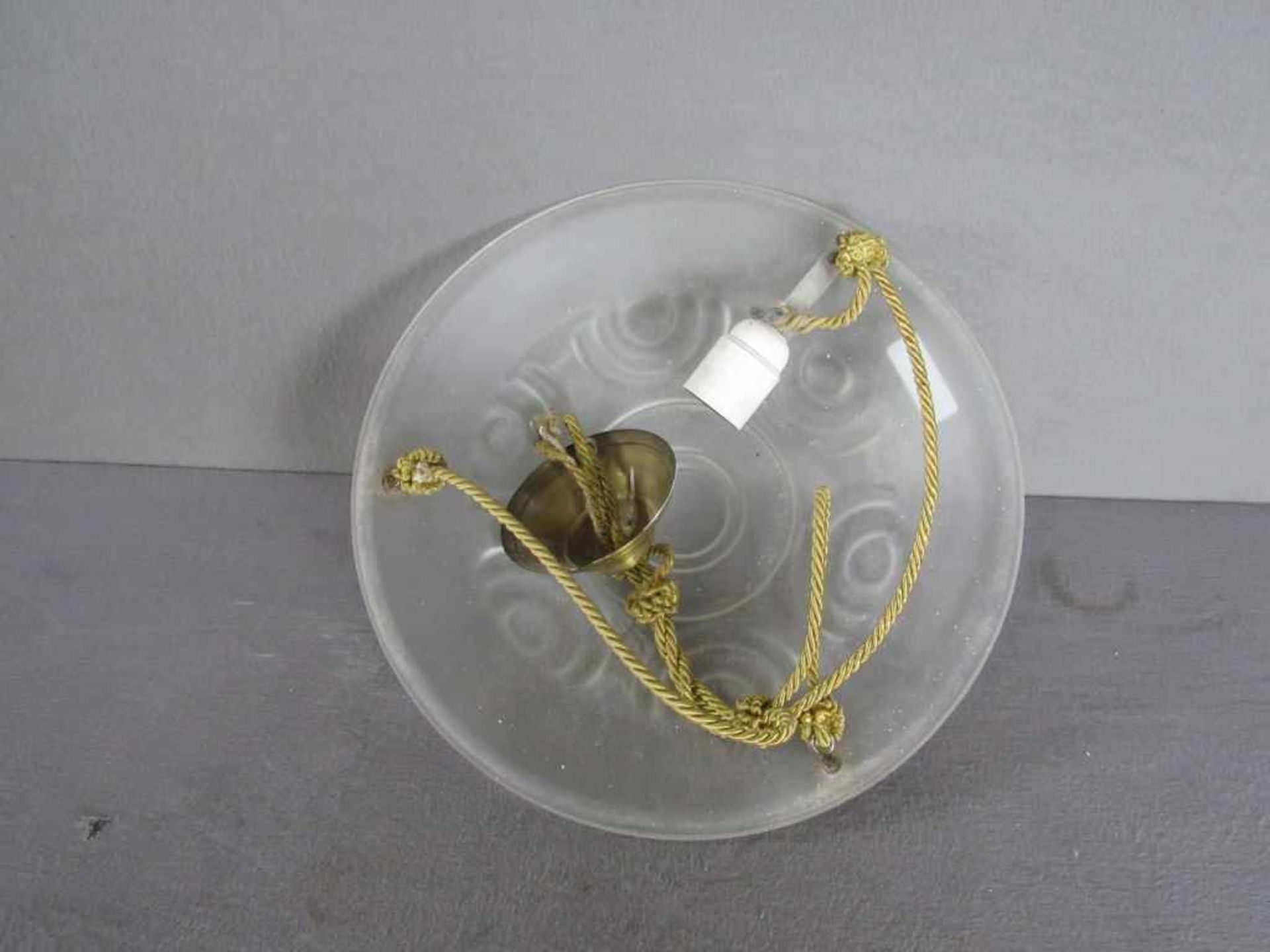 Deckenlampe satiniertes Glas einflammig um 1920 Durchmesser 34cm - Bild 3 aus 3