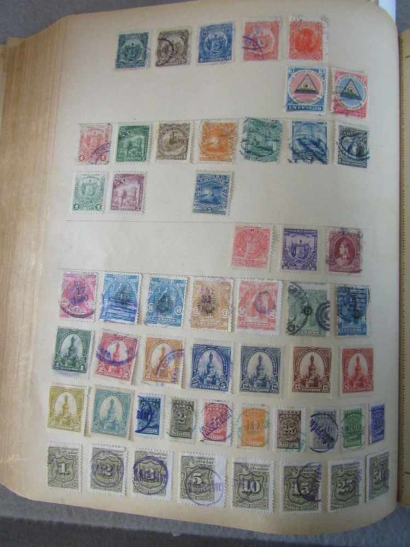 Briefmarken uraltes Vordruckalbum 1890 mit hunderten oder tausenden Marken aus aller Welt - Bild 12 aus 13