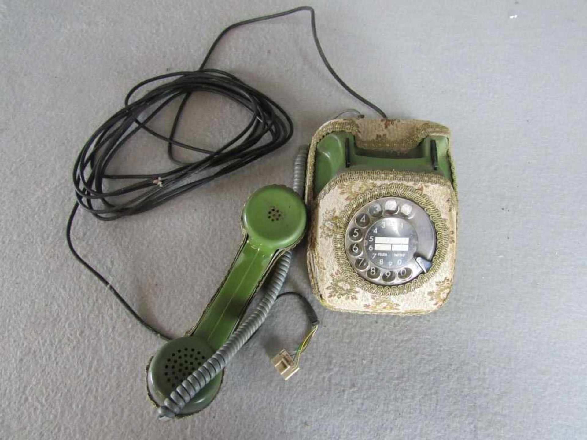 Space Age 70er Jahre Wählscheibentelefon grün mit Bezug - Bild 2 aus 3