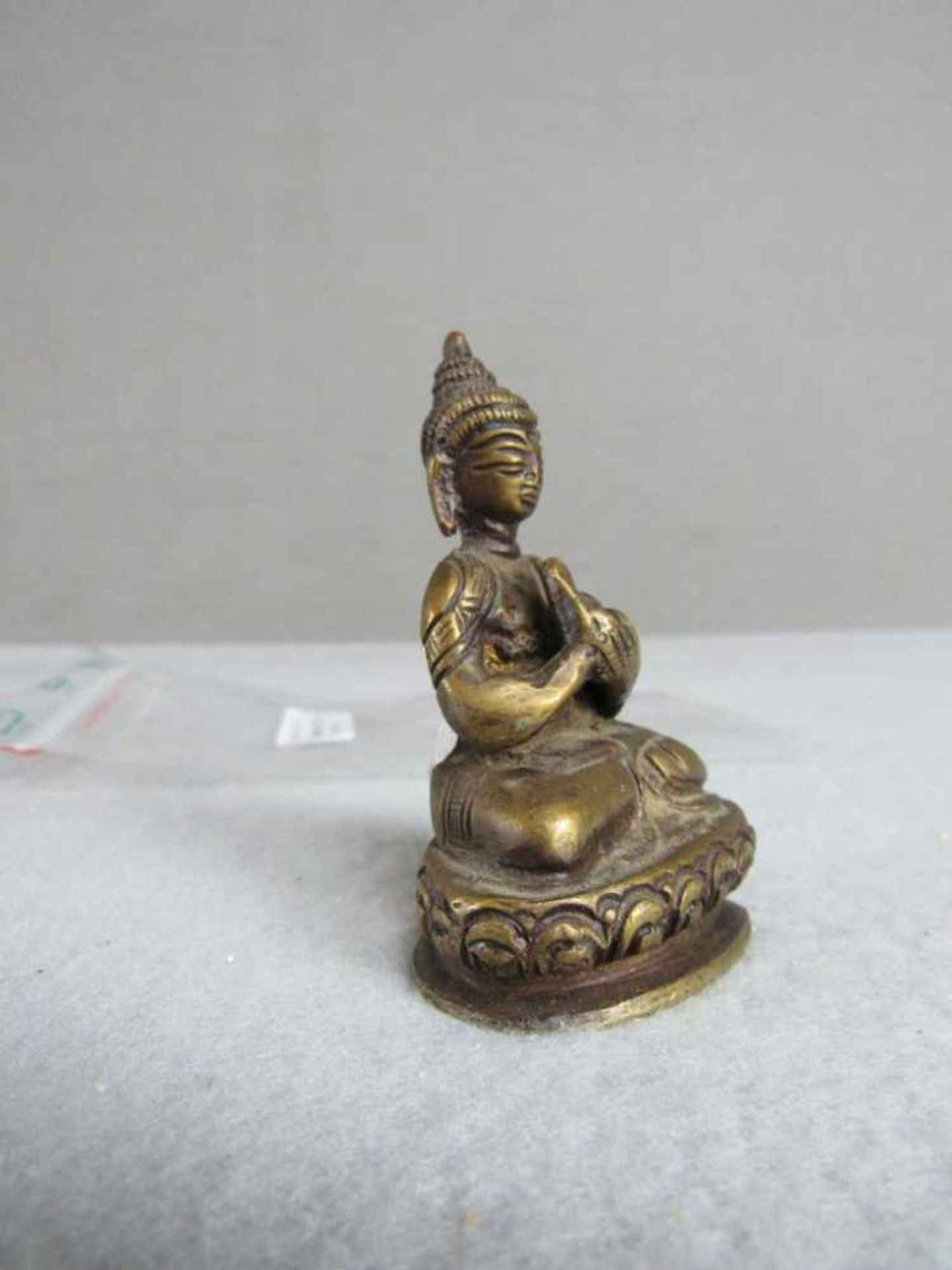 Kleine Bronze Buddhastatue - Bild 3 aus 3