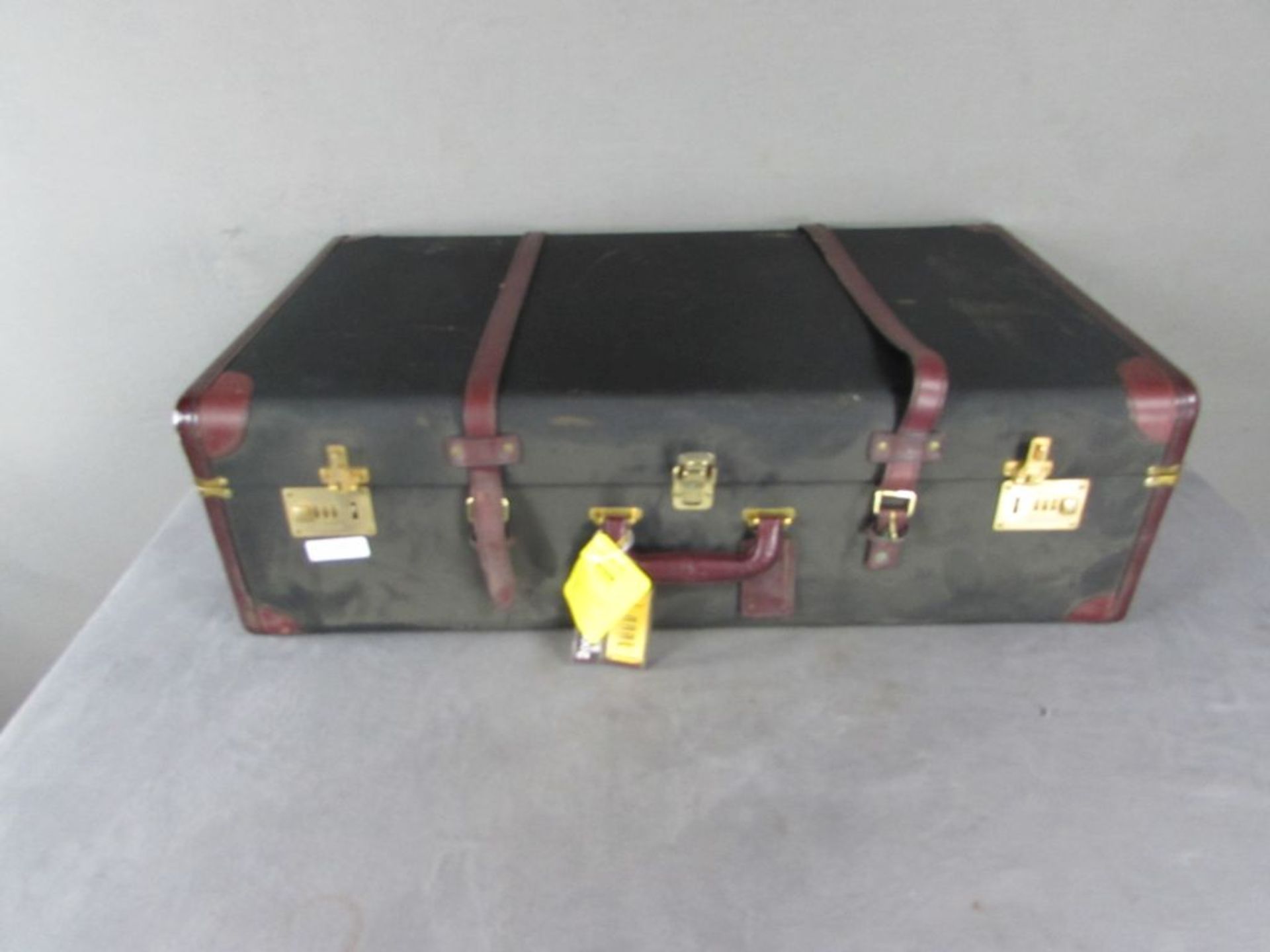 Reisekoffer, Vintage, Hersteller: Mädler, Dark Green, Leder, braun, 80x50x25 cm.