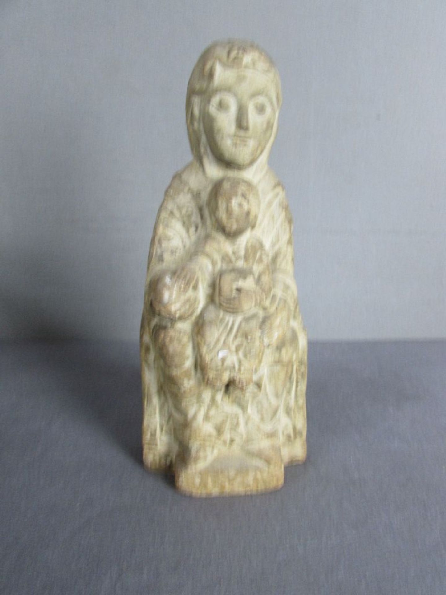 Skulptur Steinguß Mutter Maria mit Christus 26cm hoch