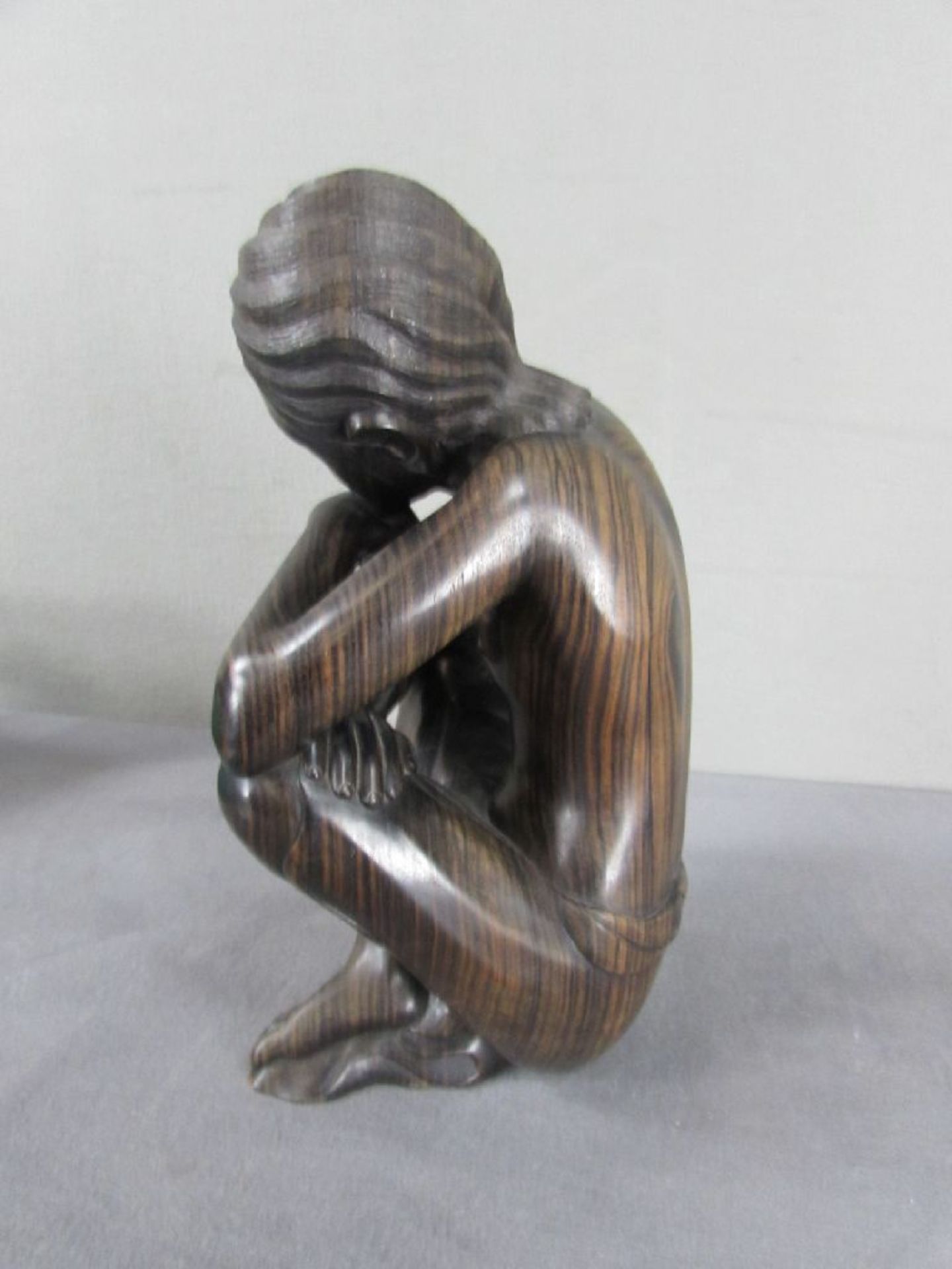 Skulptur Hartholz denkender Asiat 30cm hoch - Image 3 of 3