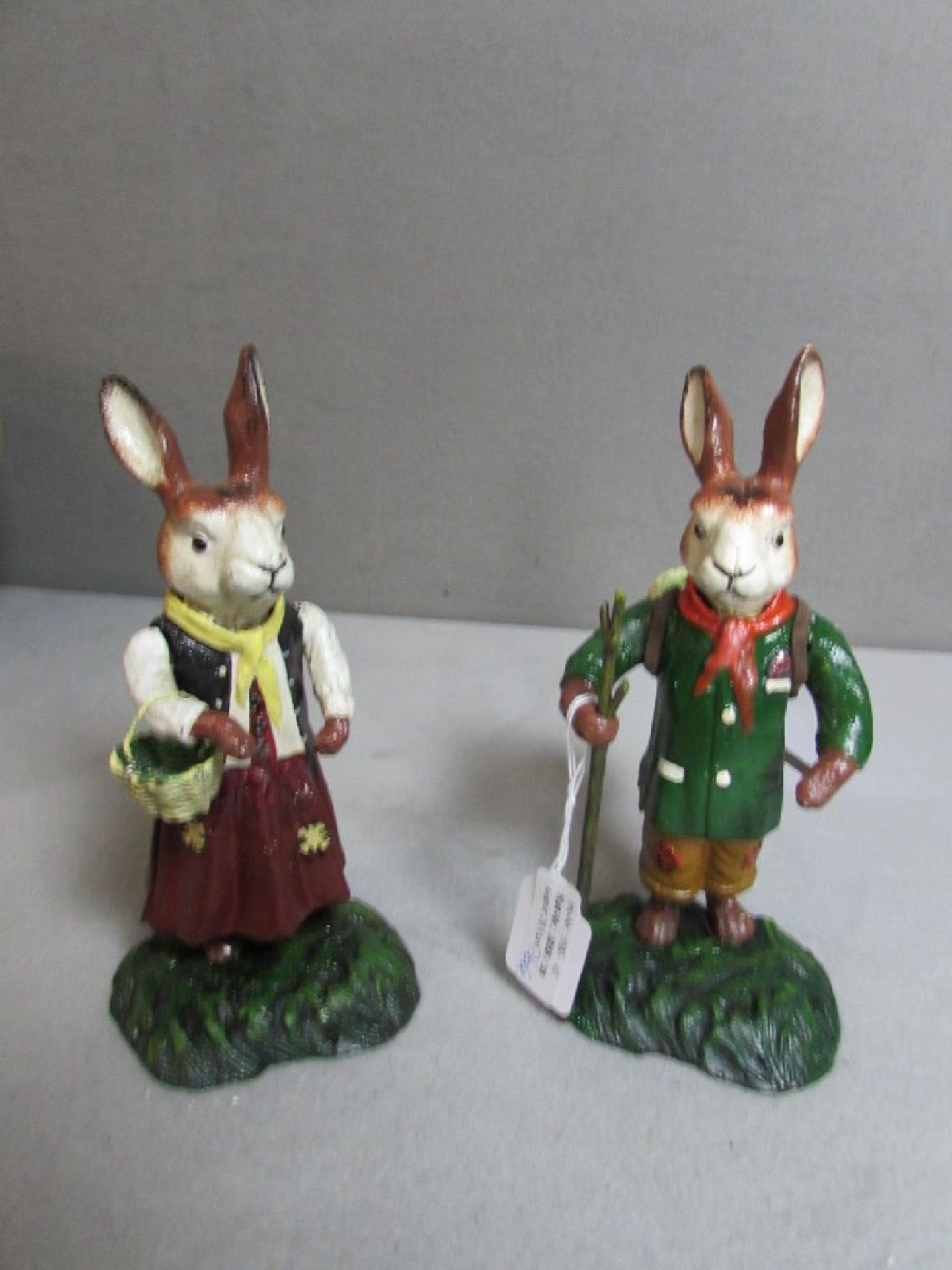 2 Figuren Gußeisen Osterhase mit Frau ca. 24 cm hoch