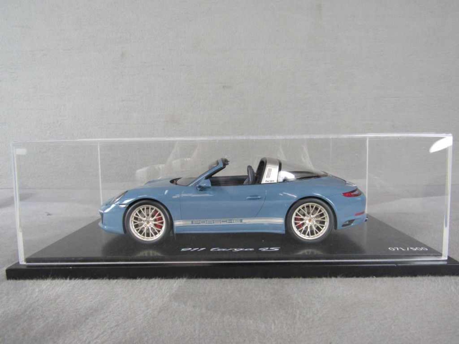 Modellauto Porsche Original Porsche Modell im Maßstab 1:18 in original Box unbespieltes