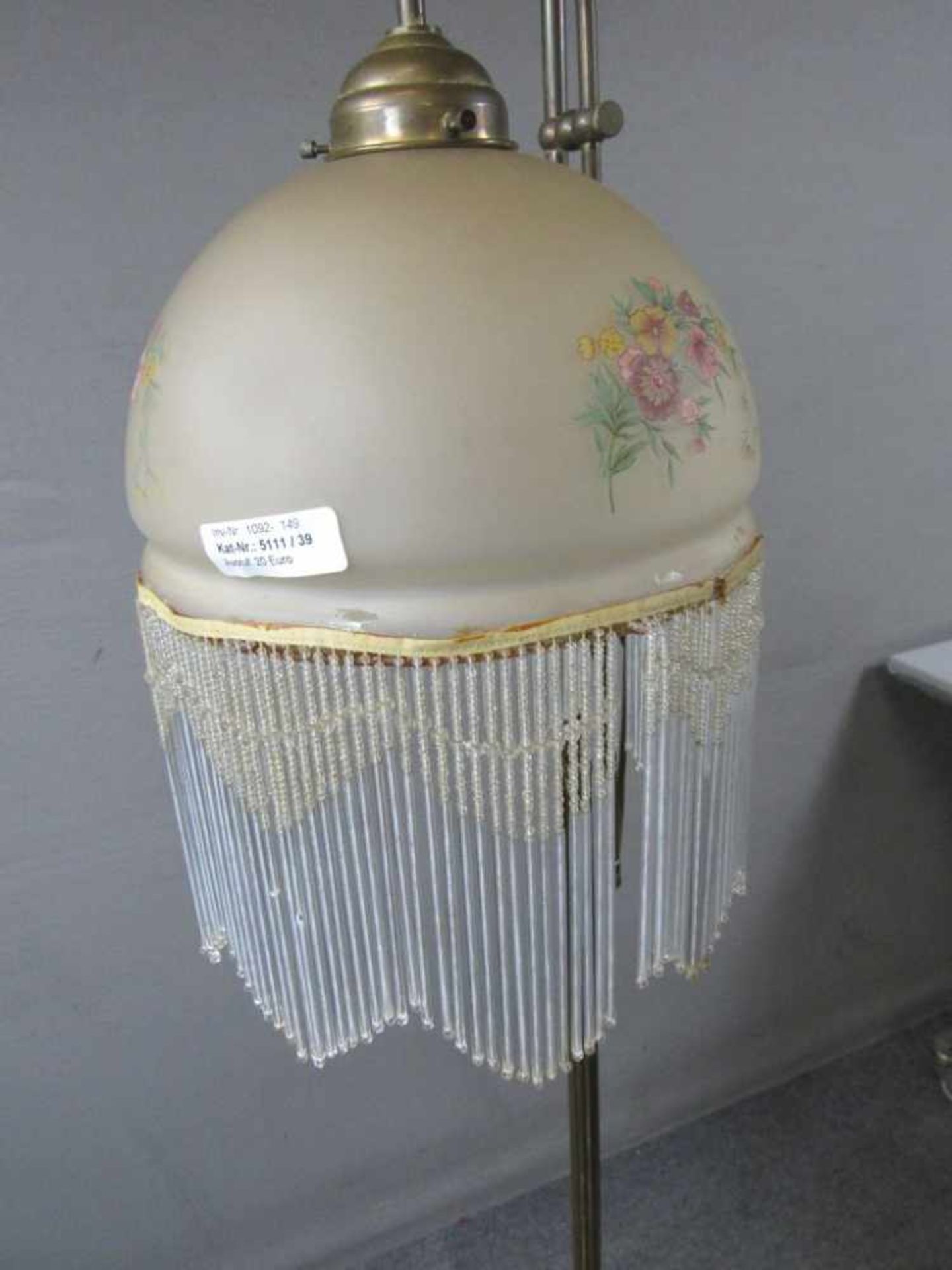 Stehlampe mit glasbehangenem Schirm Messing - Image 2 of 3