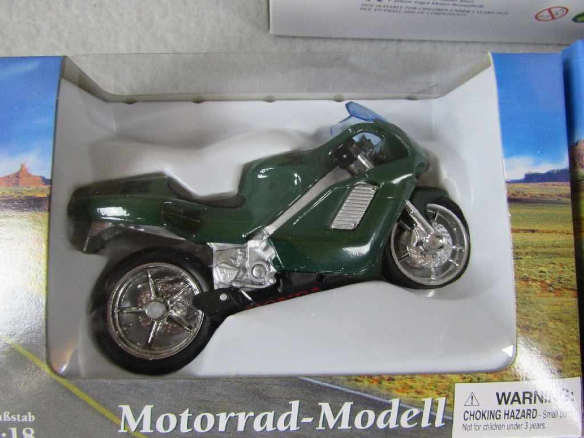 Modellmotorräder 120 Stück in original Kartonagen Maßstab 1:18 - Bild 3 aus 6