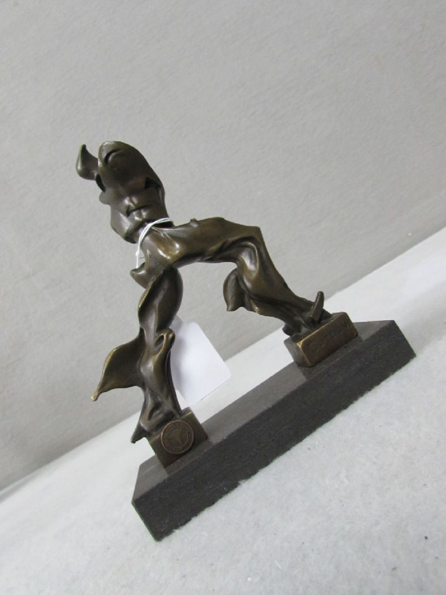 Bronzeskulptur schreitender Harlekin 17 cm höhe - Image 2 of 4