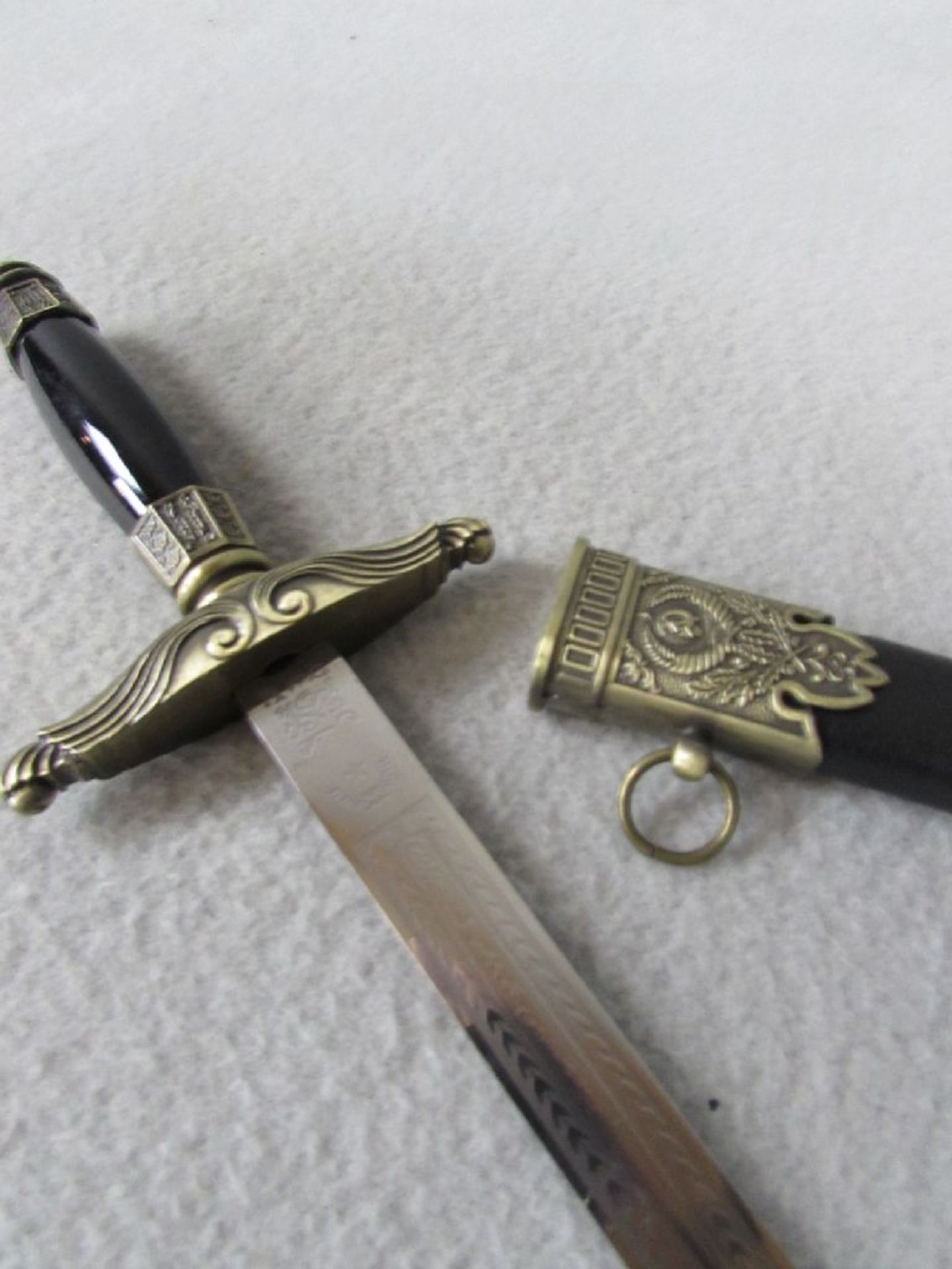 Russischer Kurzdolch Hammer und Sichel verzierte Klinge 40,5 cm - Bild 2 aus 2