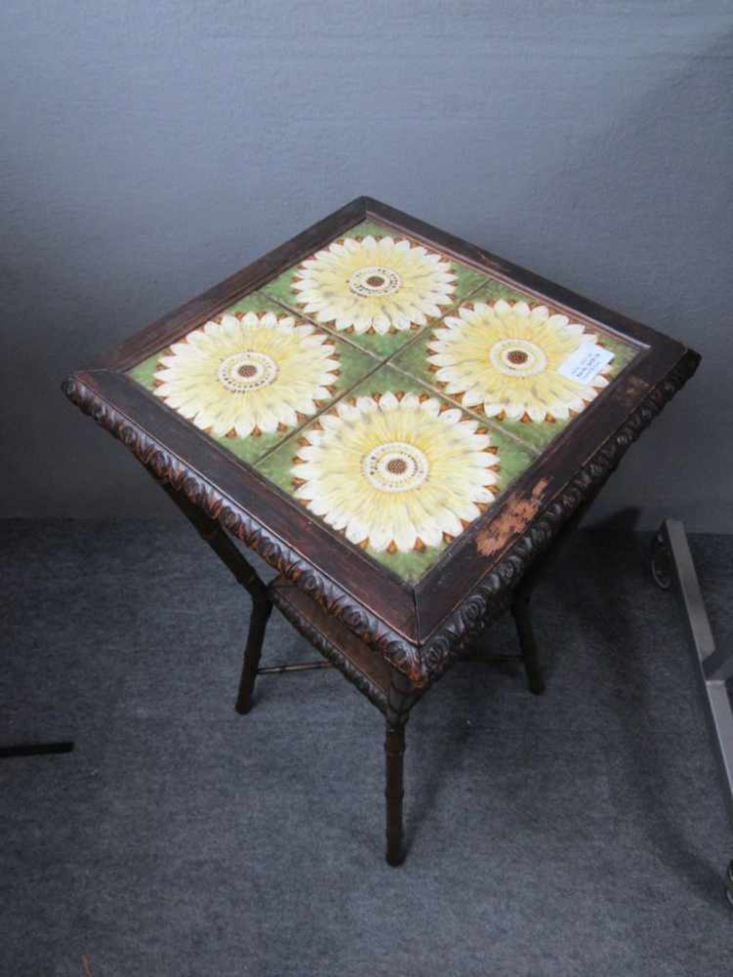 Kleines Tischchen Jugendstil um 1910 6 Fliesen mit Sonnenblumen Ornamentik 74x40x40 cm - Image 2 of 2