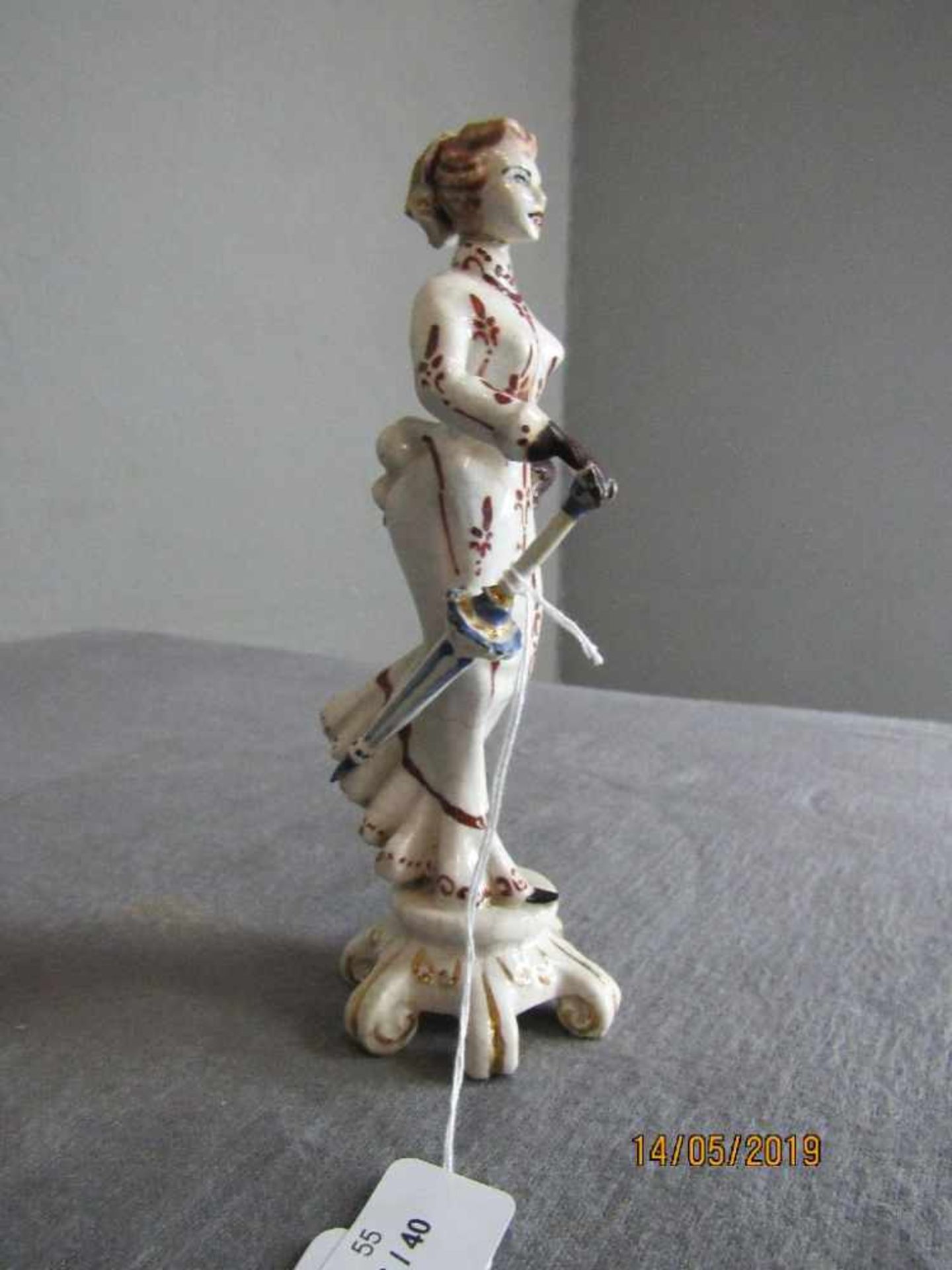 Porzellanfigur Dame gemarkt 16,5cm hoch - Bild 2 aus 3