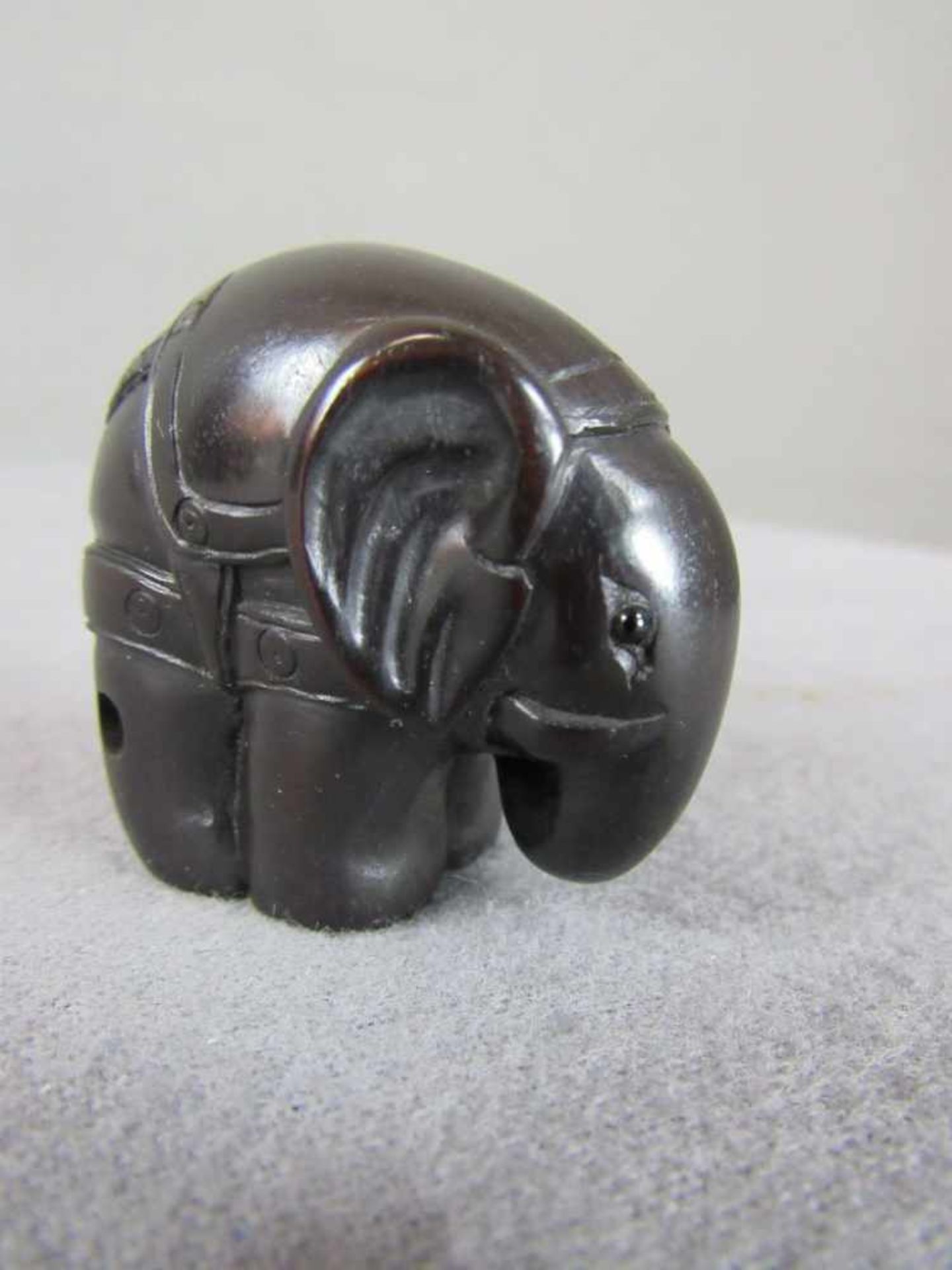 Buchsbaum Netsuke Elefant - Bild 3 aus 3