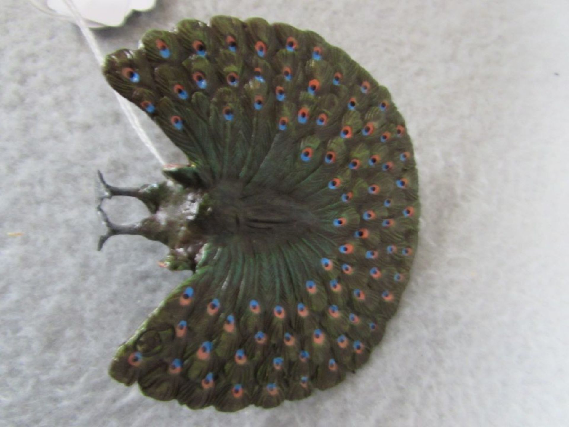 Bronzefigur Miniatur farbig staffiert Pfau im Schlag 8,5cm hoch evtl. Wien - Bild 2 aus 3