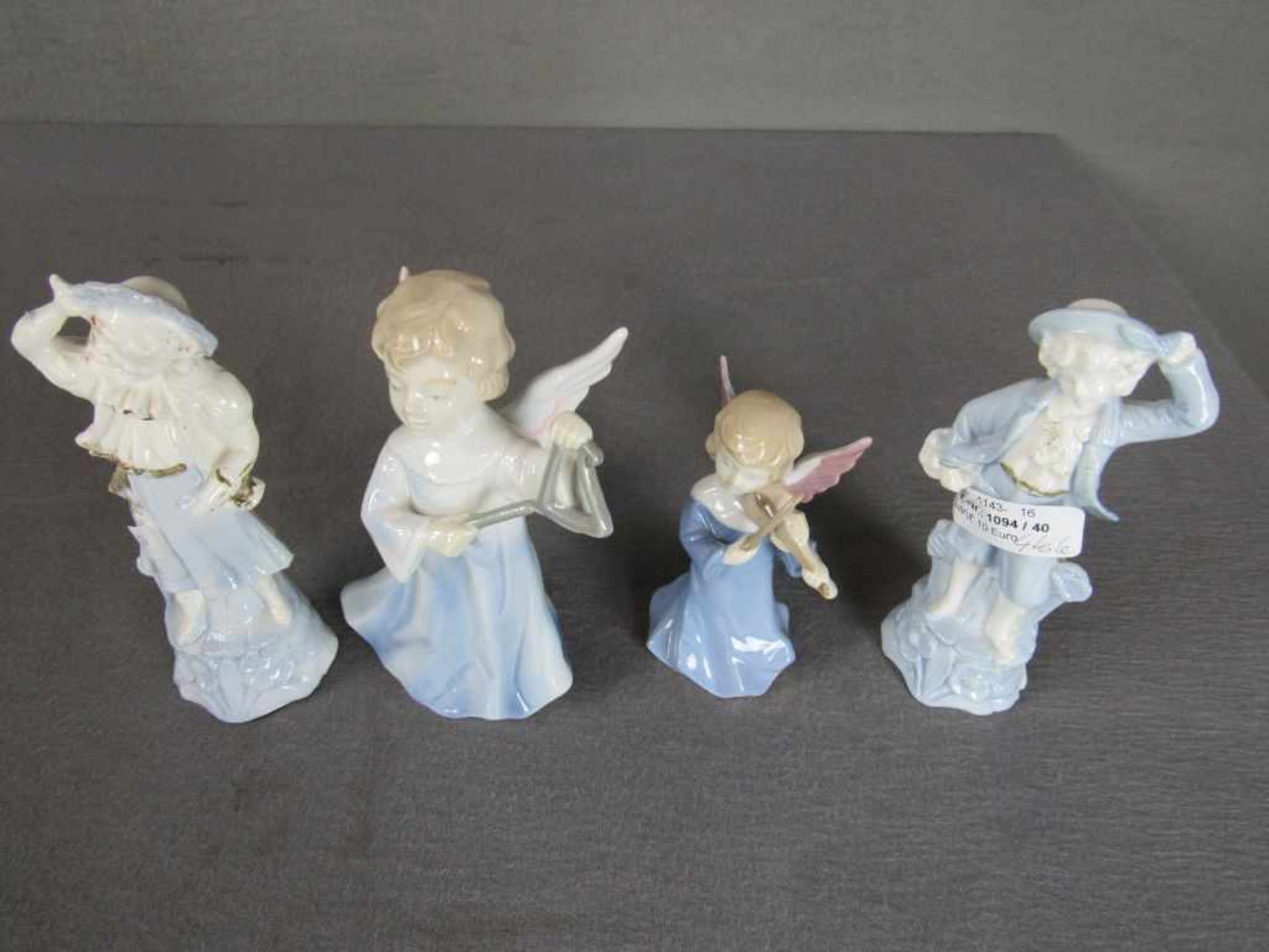 Konvolut von vier Porzellanfiguren 2x Engel 2x Nippes von 11-17cm - Image 2 of 2