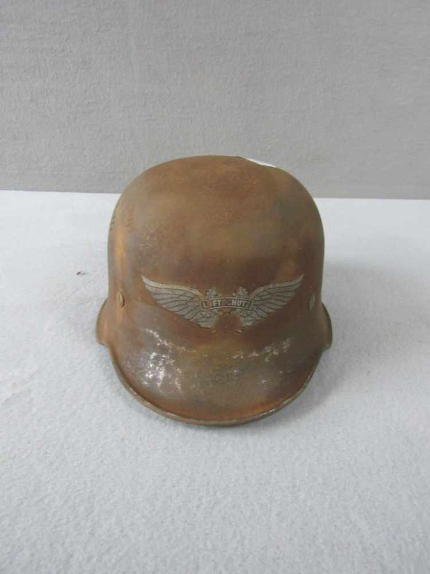 2. WK Stahlhelm Reichsluftschutzbund RLB HK am Emblem entfernt 100% originales Stück im Fundzustand