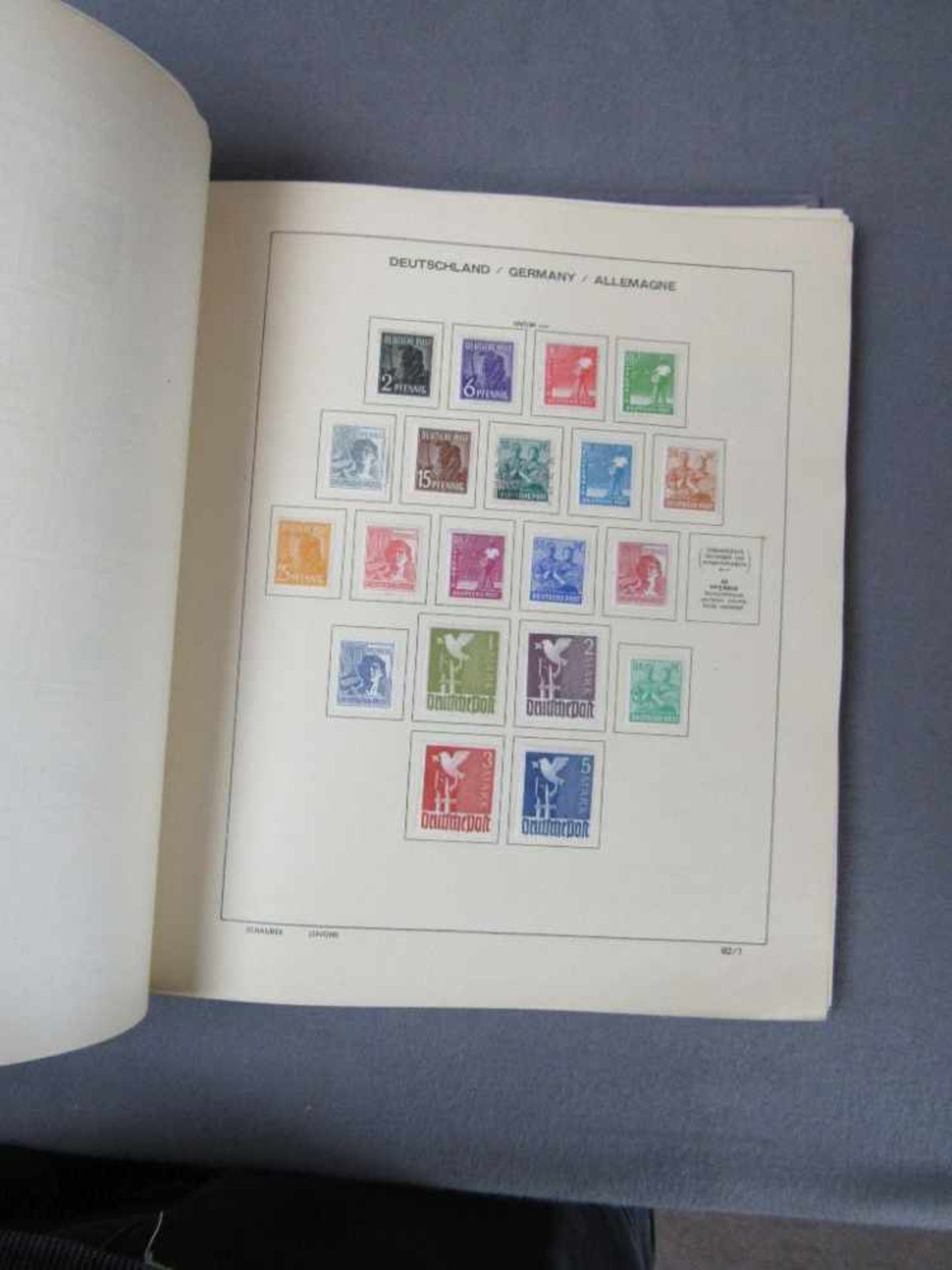 Briefmarken großes schönes Konvolut 12 Vordruck, Einsteckalben Deutschland kleiner Karton mit - Bild 11 aus 14