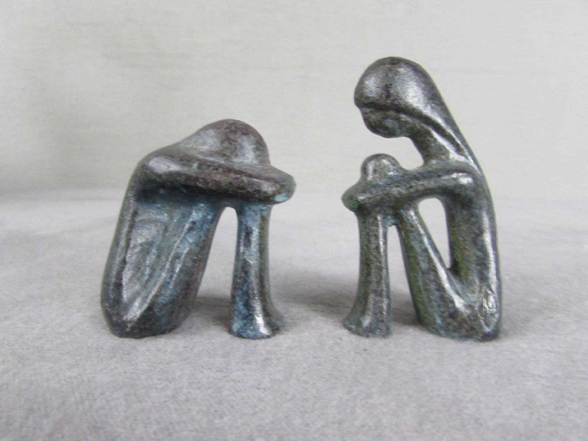 Zwei Bronzegußfiguren 7&5cm