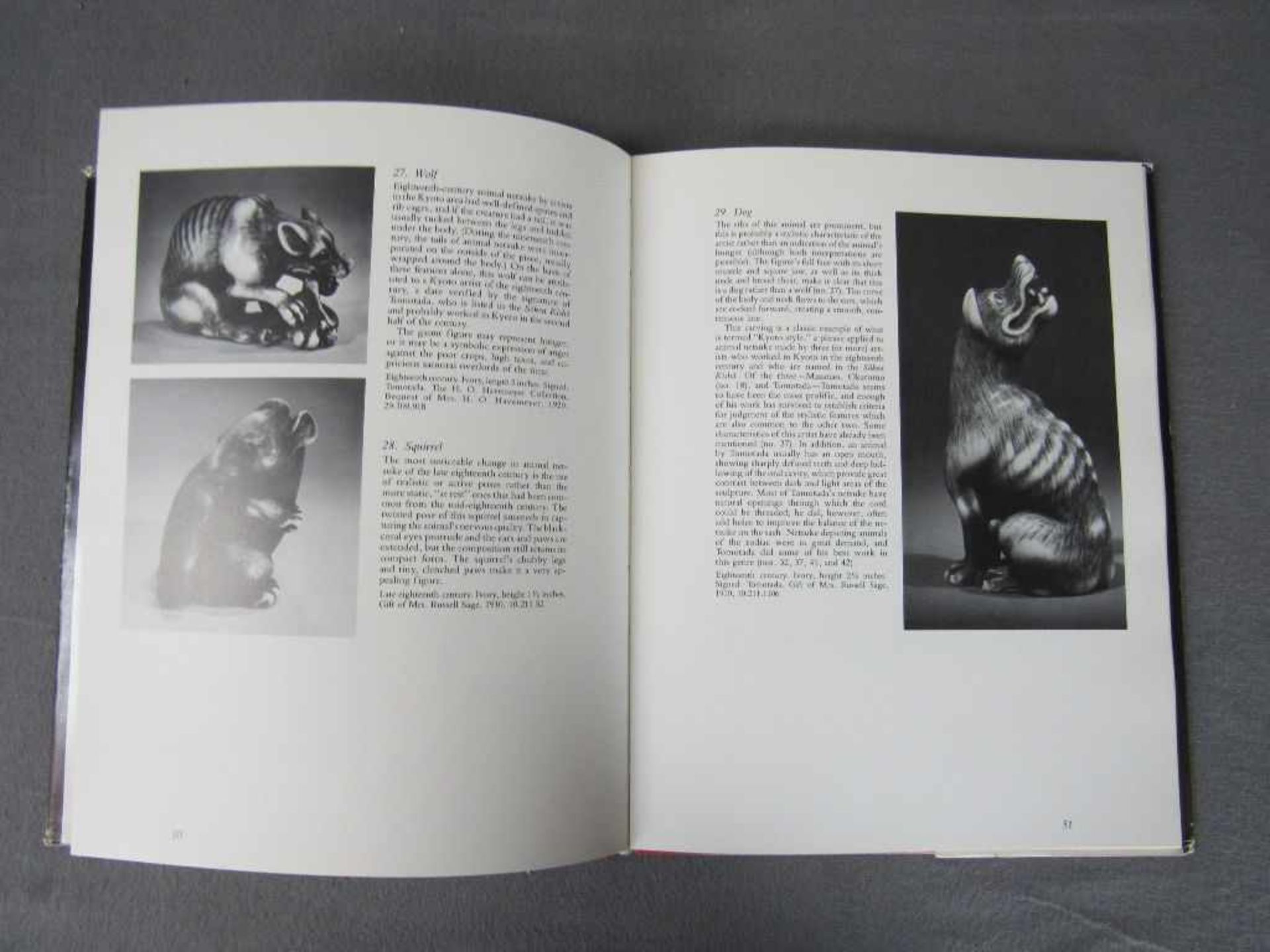 Buch Netsuke Masterpieces from the Metropolitan Museum of Art Babara Teri Okada - Bild 3 aus 3