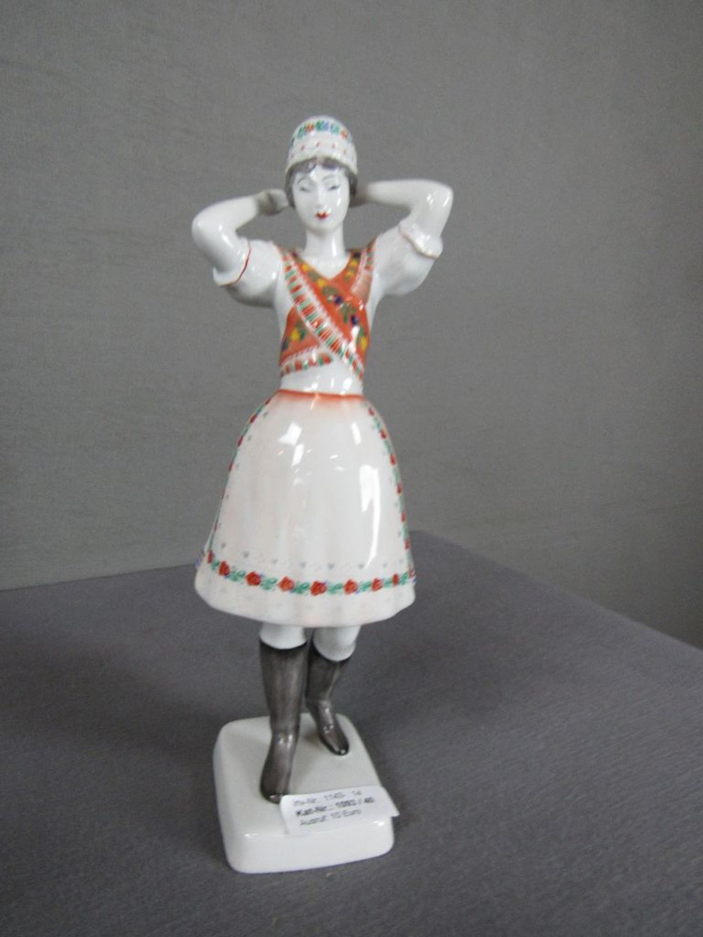 Russische Porzellanfigur Russin in Tracht 30cm hoch - Bild 2 aus 3