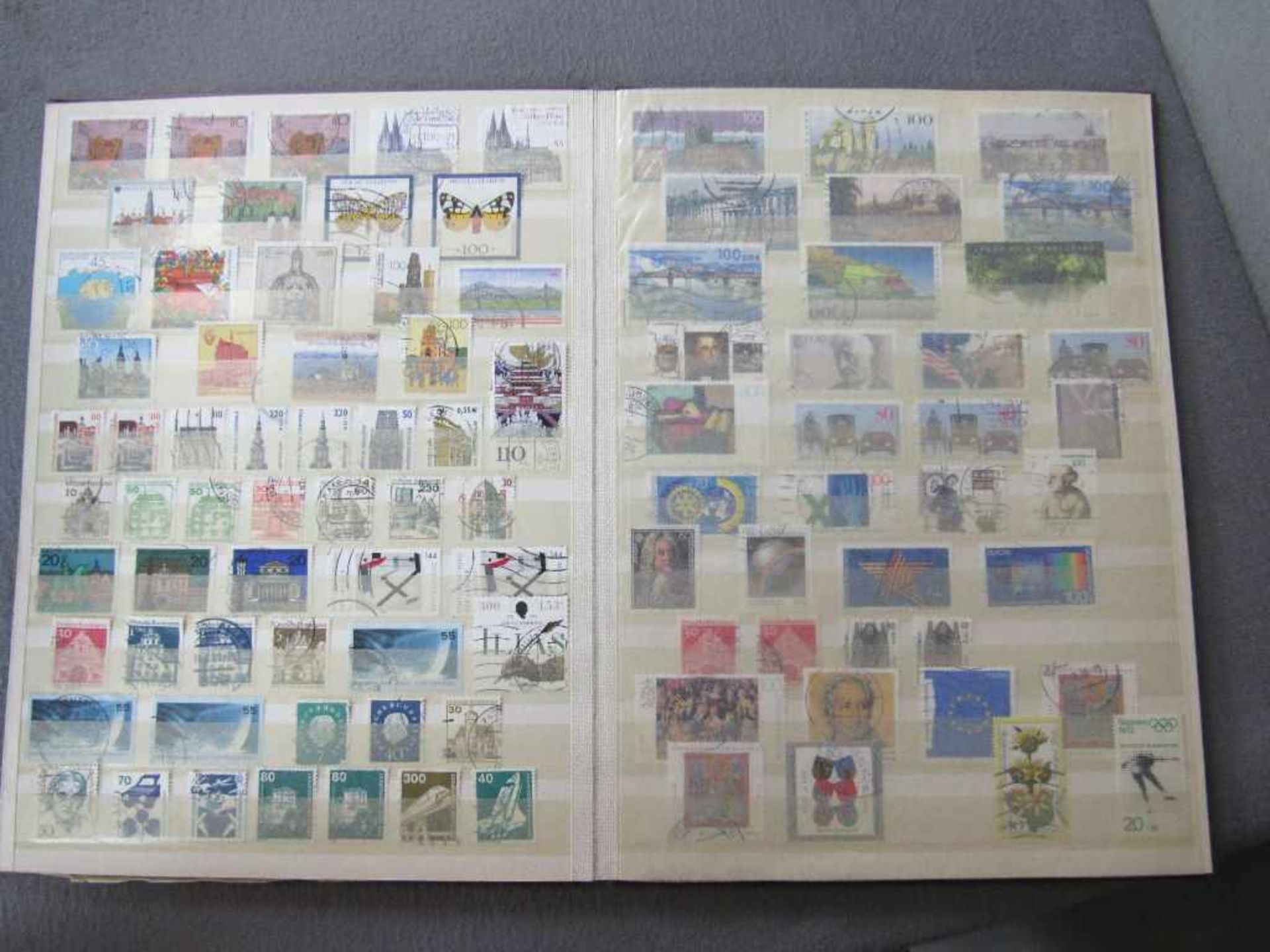 Briefmarken großes schönes Konvolut 12 Vordruck, Einsteckalben Deutschland kleiner Karton mit - Bild 13 aus 14