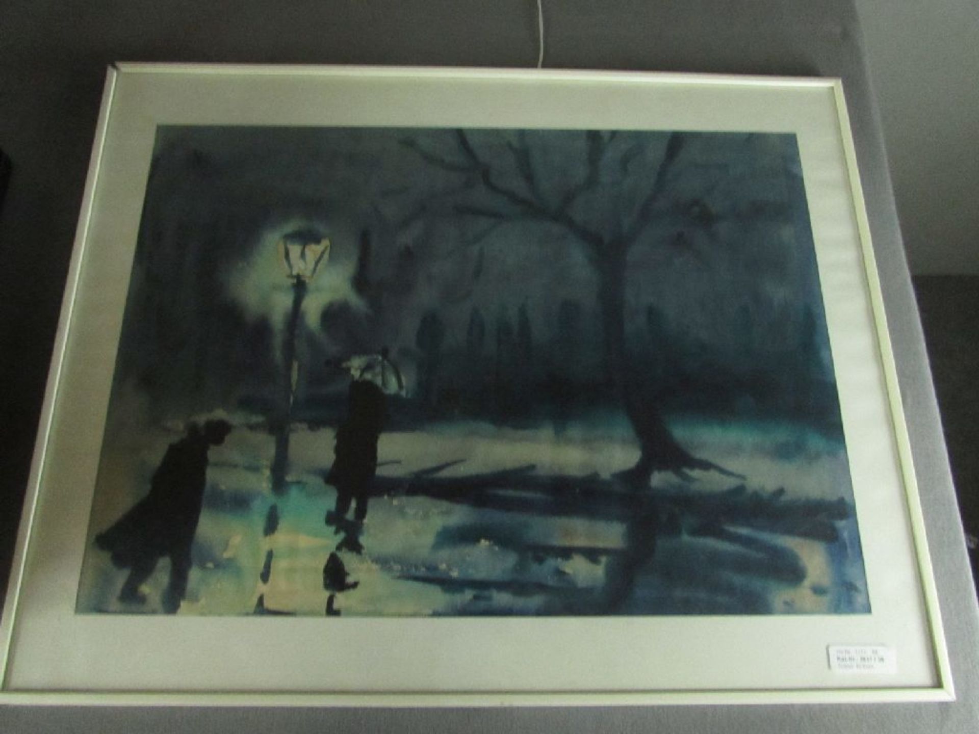 original Aquarell, Menschen bei Regen hinter Laterne, hinter Glas, unten rechts unleserlich - Bild 2 aus 3