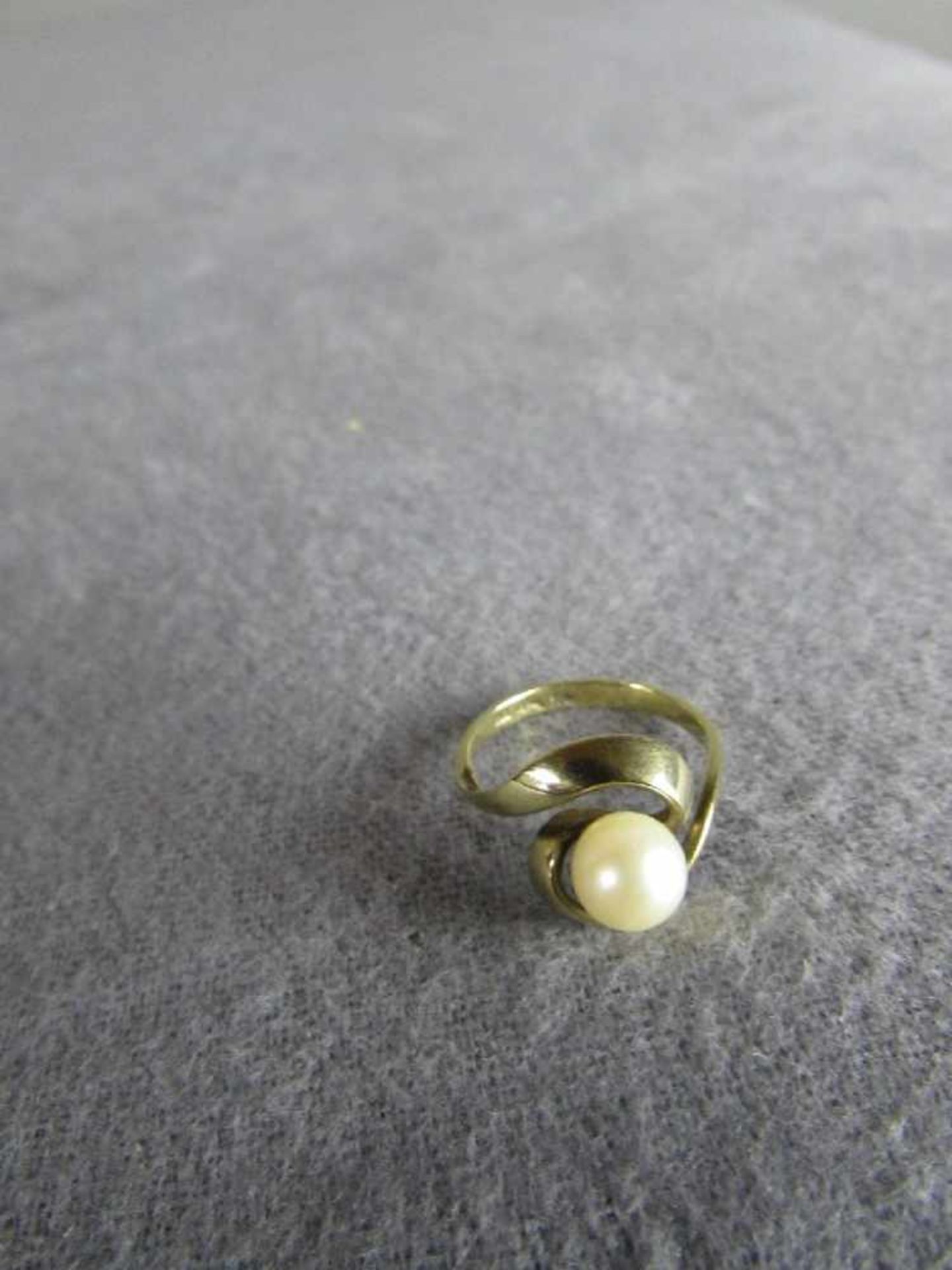 Ring mit Südseeperle, 333 Geldbgold, 2,5g