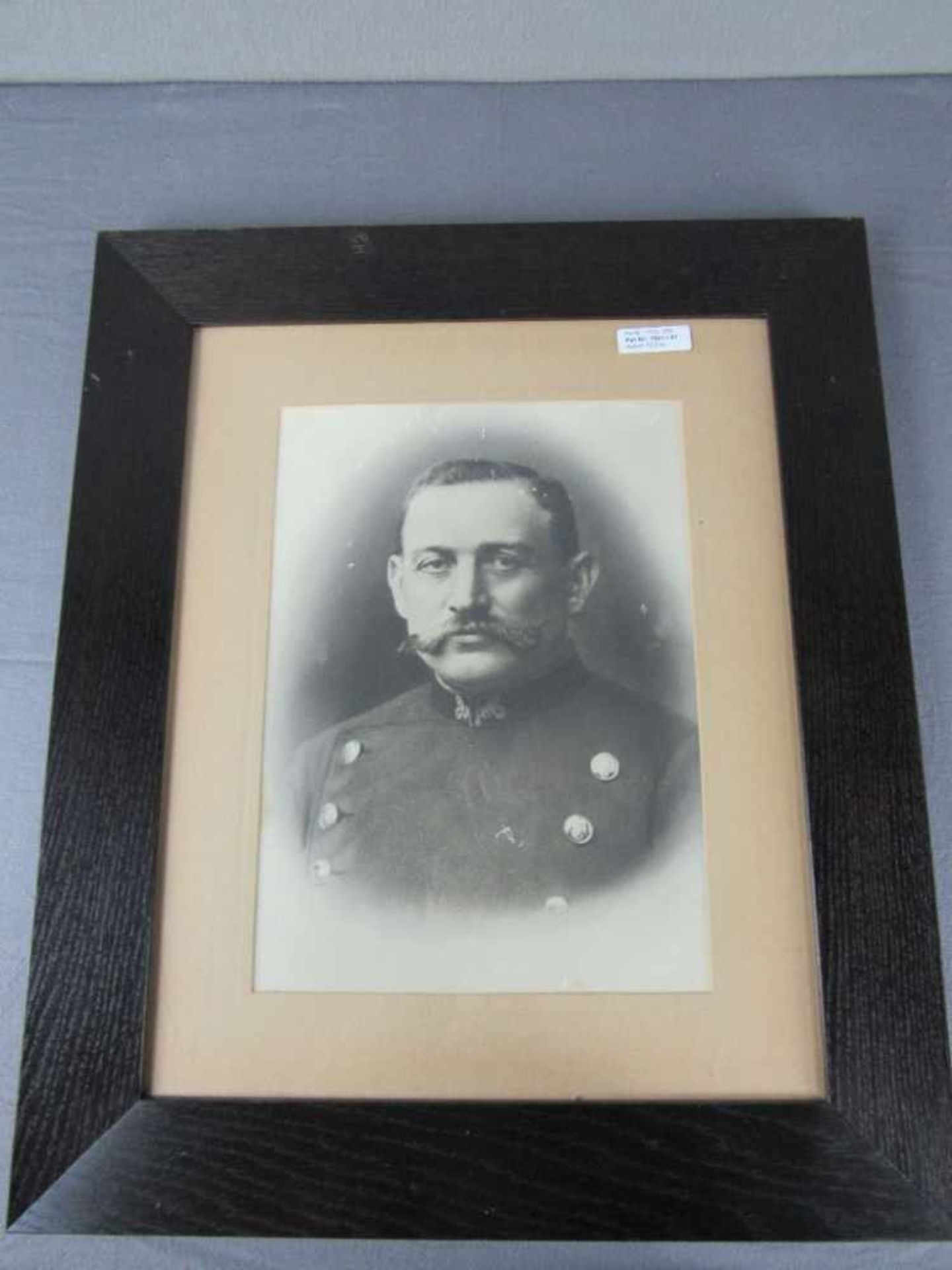Portrait eines Soldaten um 1880 55x65cm - Image 2 of 3