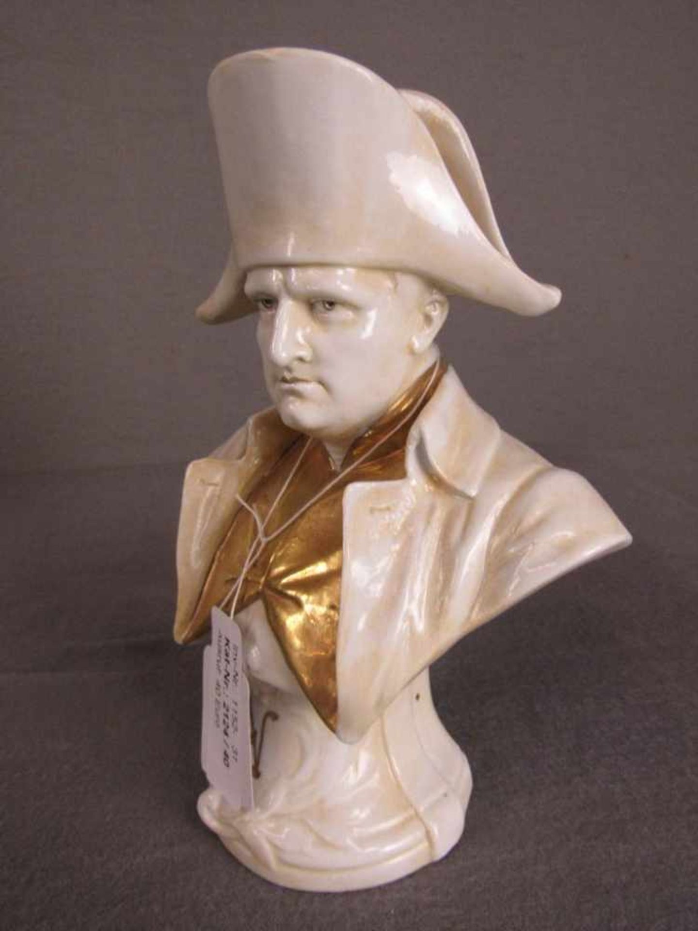 Porzellanfigur Napoleon 19,5cm hoch unterseits gemarkt Germany rückseits gemarkt Krone Pfeile und