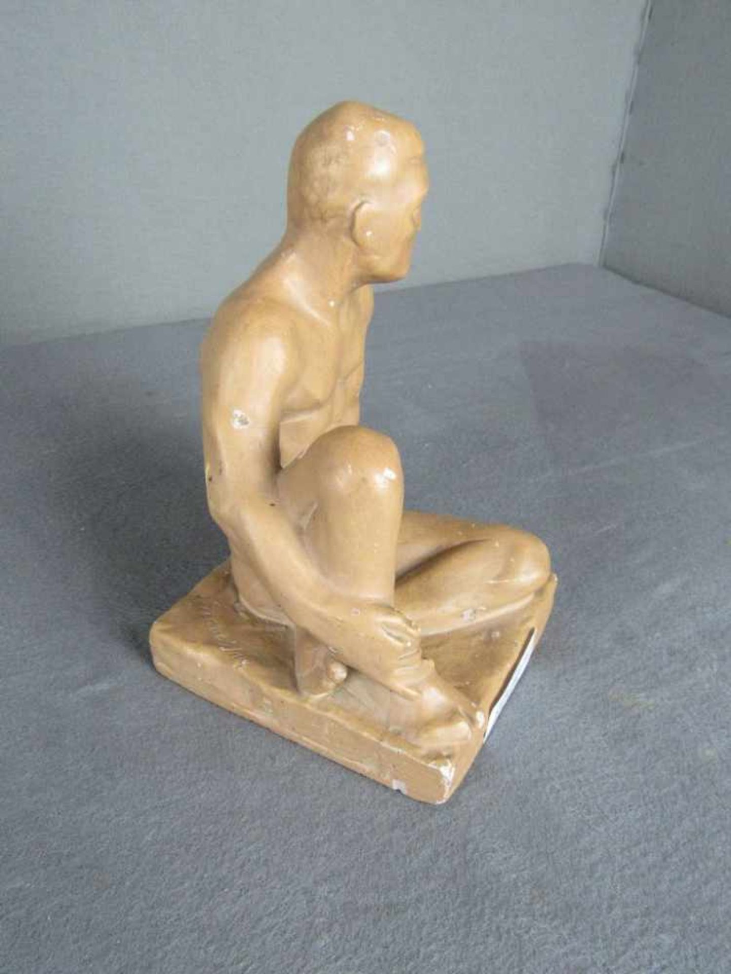 Skulptur, Aktszene, sitzender Mann, wohl Worpswede, 20cm hoch - Bild 3 aus 3