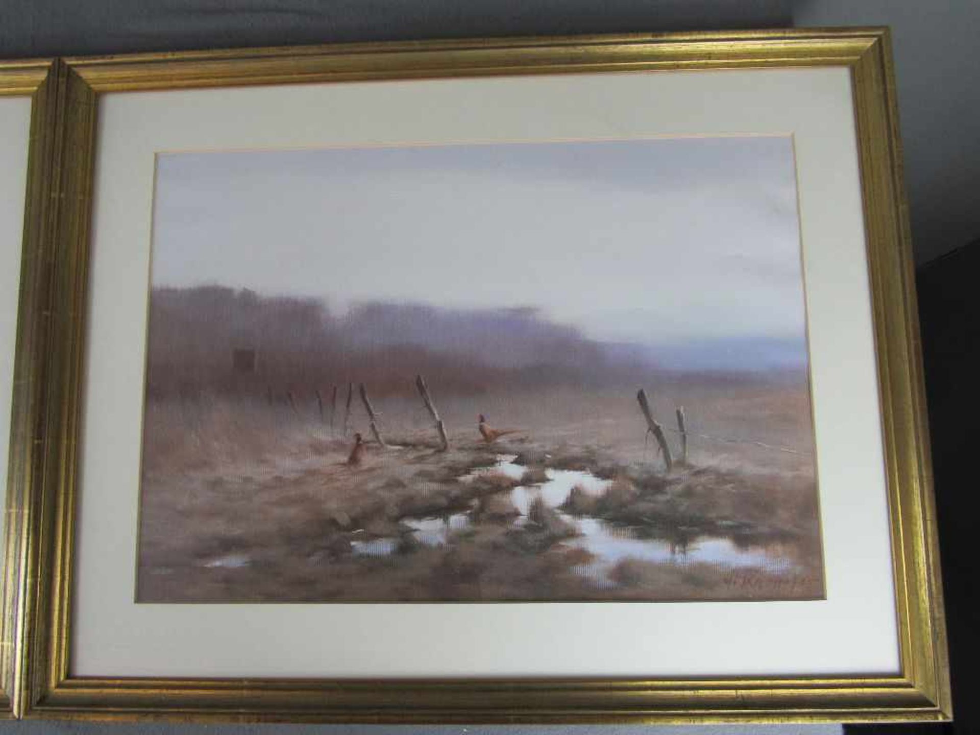 Zwei Gemälde jagliche Szenen unleserlich signiert schöne Leisten ca.65x50cm - Bild 3 aus 5