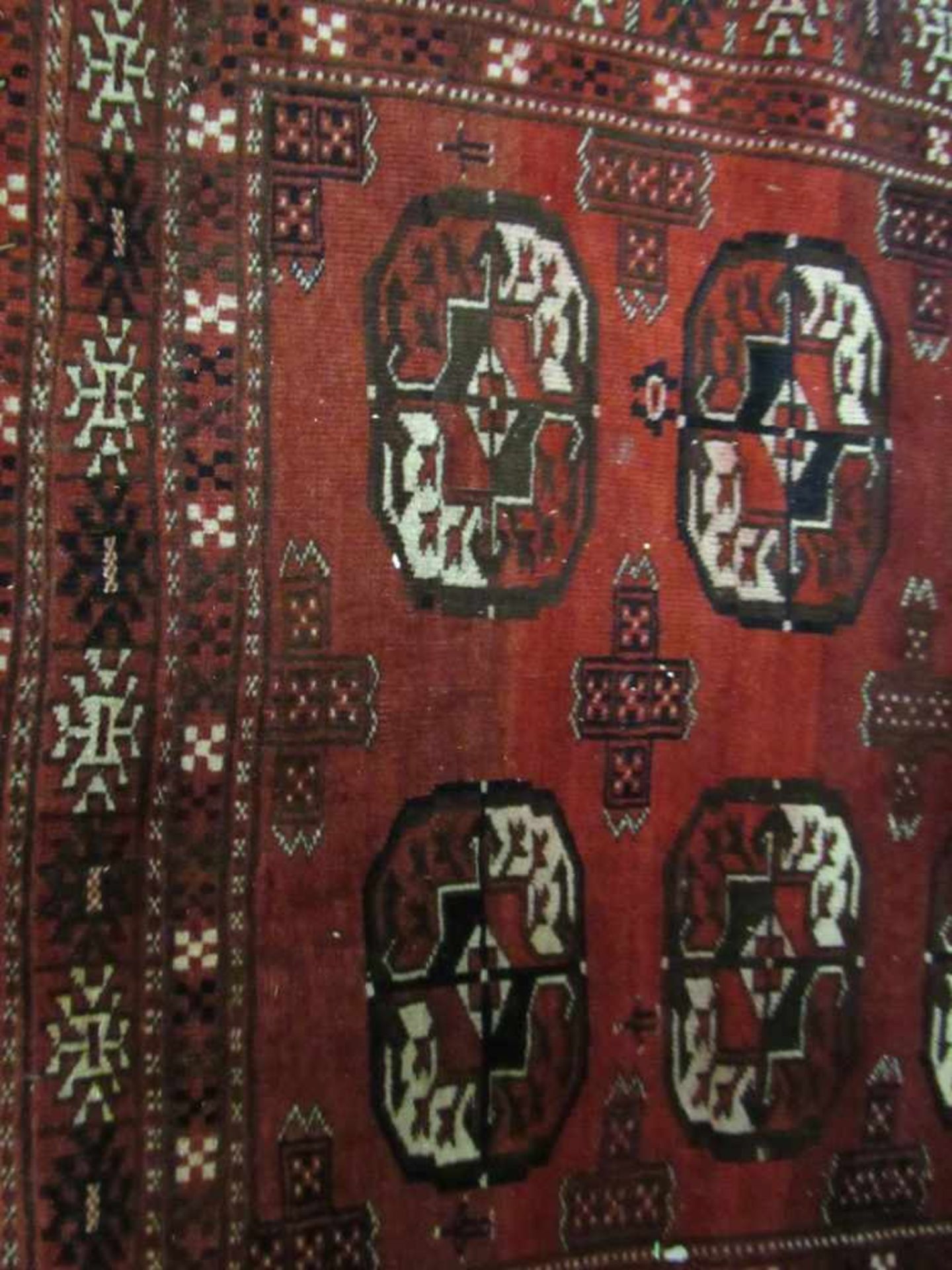 Teppich handgeknüpft rotgrundig ca.180x110cm - Image 2 of 2