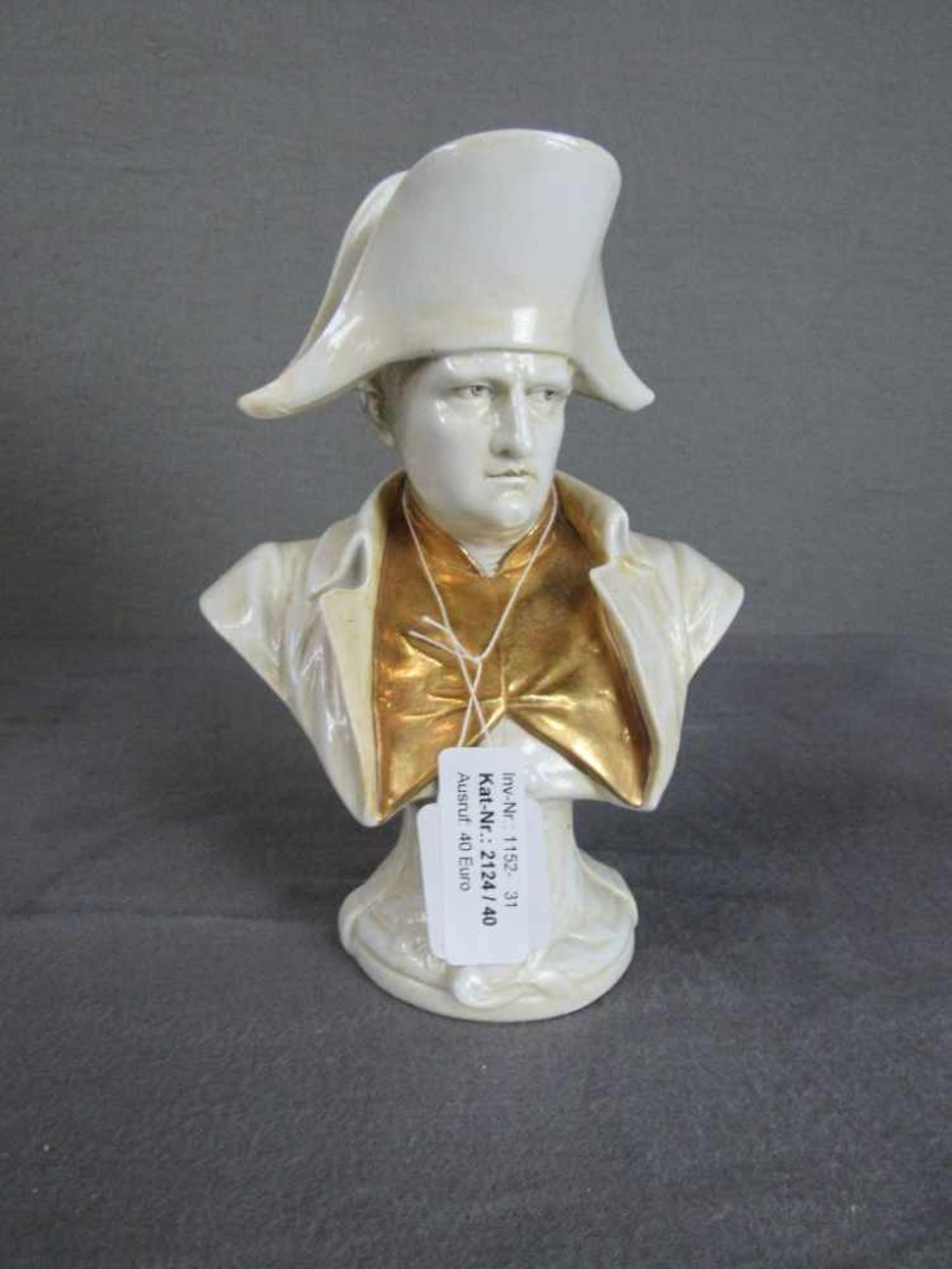 Porzellanfigur Napoleon 19,5cm hoch unterseits gemarkt Germany rückseits gemarkt Krone Pfeile und - Bild 2 aus 3