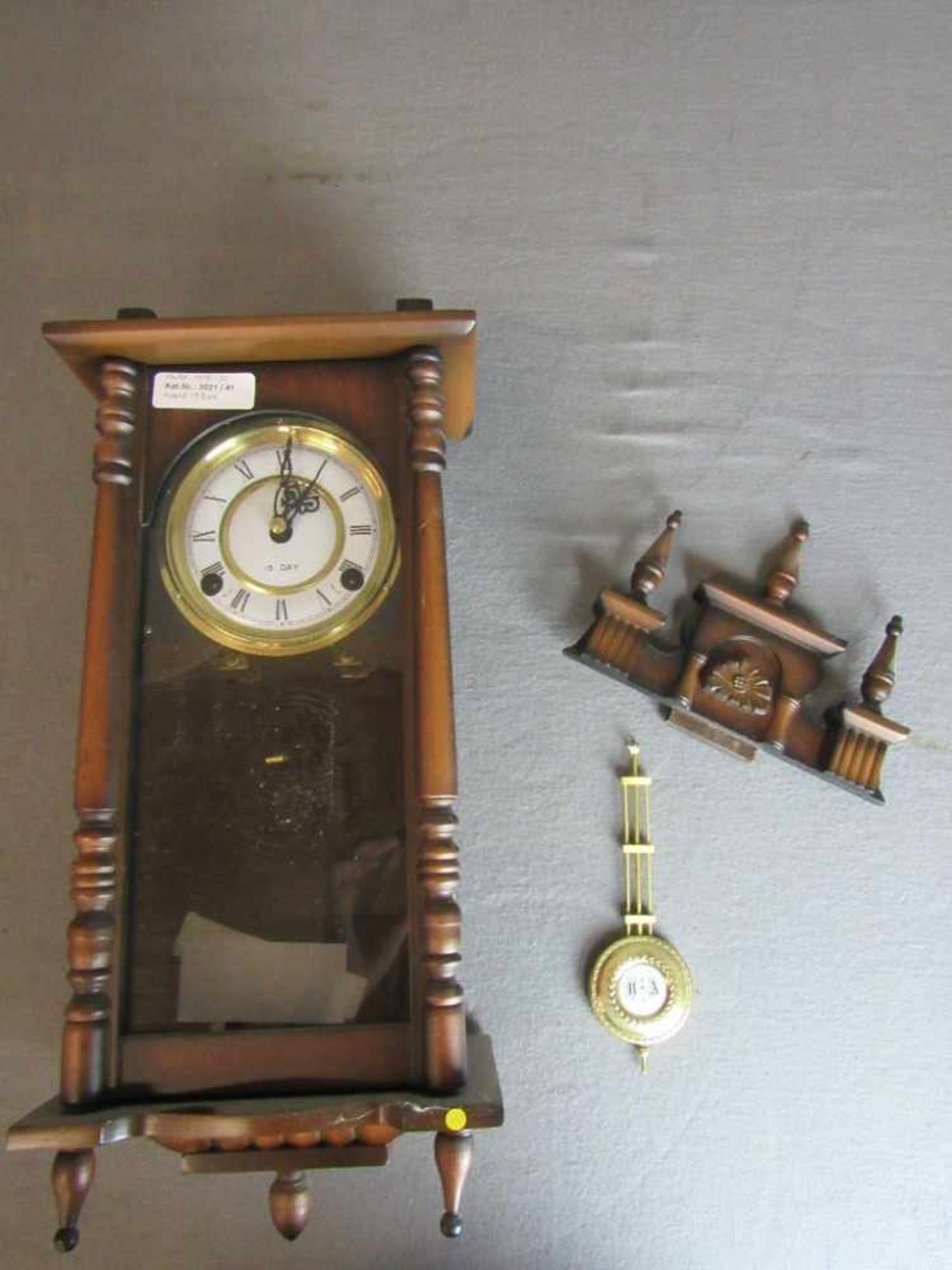 Wanduhr Regulator klein mit Aufsatz ca.46cm mechanisch läuft an