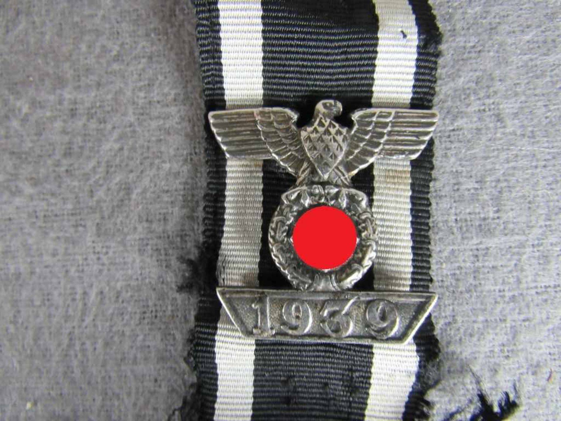 Spange Orden 1939 zum EK2 Band 3. Reich ungeprüft Wiederholungspange zum Eisernen Kreuz - Image 2 of 2