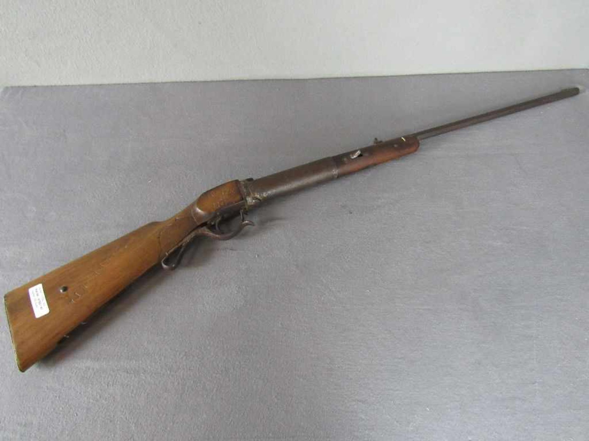 Antikes Luftgewehr Hersteller Jupite Modell Winchester unterhalb mit Spannvorrichtung