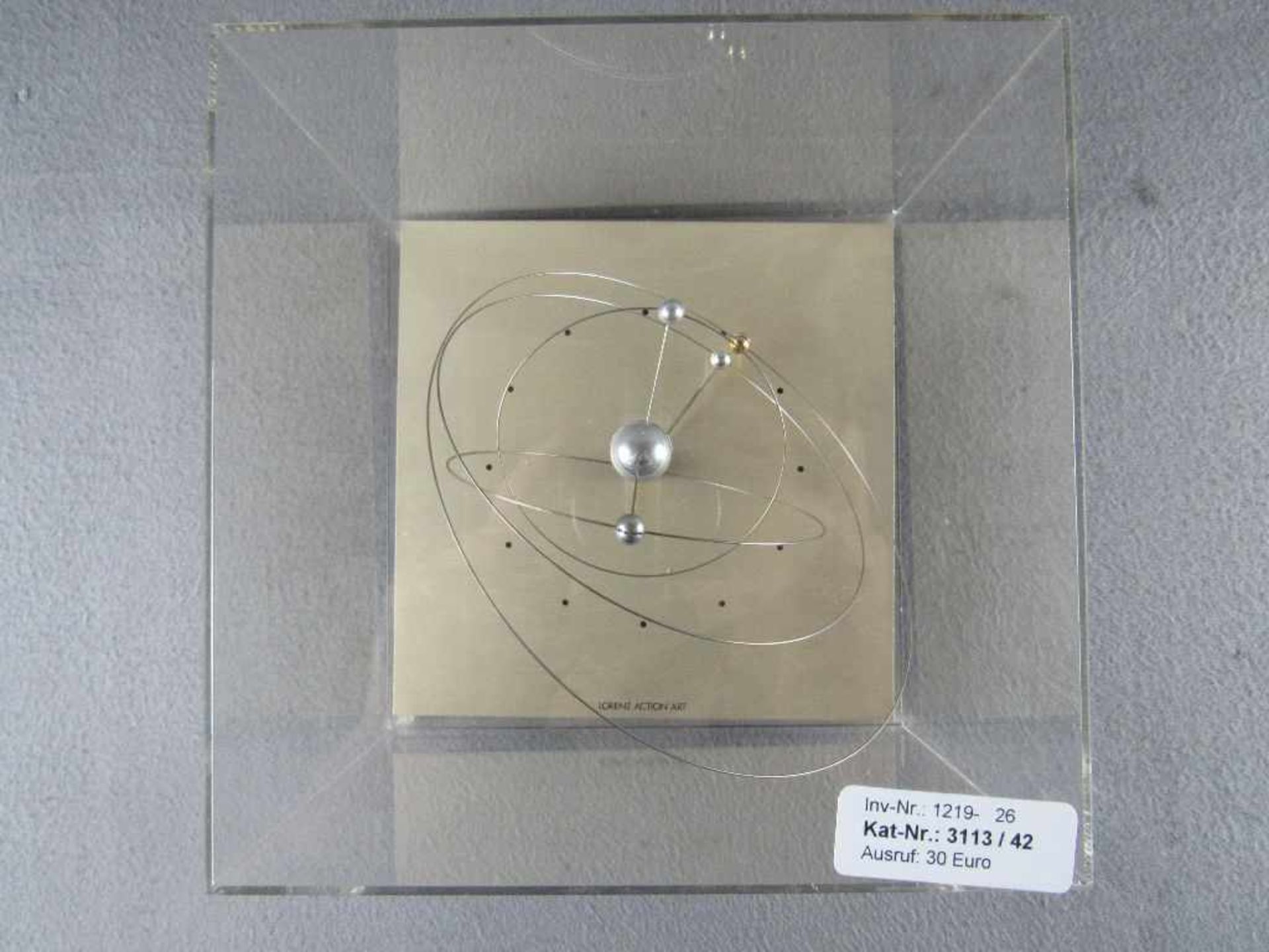 Designertischuhr Planetenuhr Lorenz Action Art Quarzgesteuert unter Plexiglashaube 70er Jahre - Bild 3 aus 3