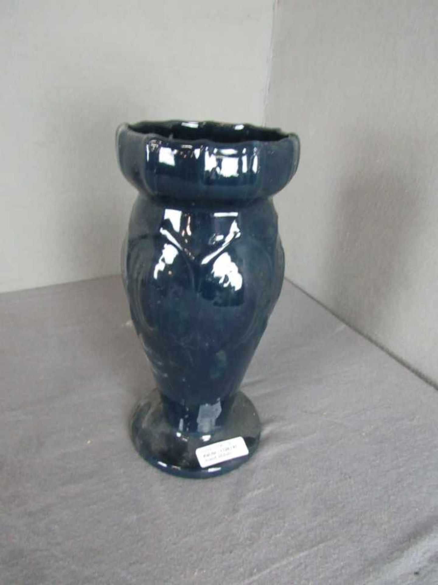 Schöne Jugendstil Keramikvase lasiert dark green 31cm hoch- - -20.00 % buyer's premium on the hammer