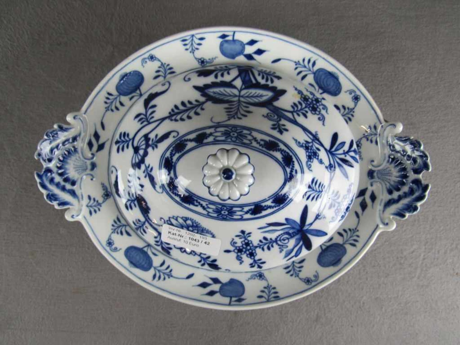 Deckelterriene Meissen Schwertermarke zweite Wahl 33x25cm- - -20.00 % buyer's premium on the - Image 3 of 5