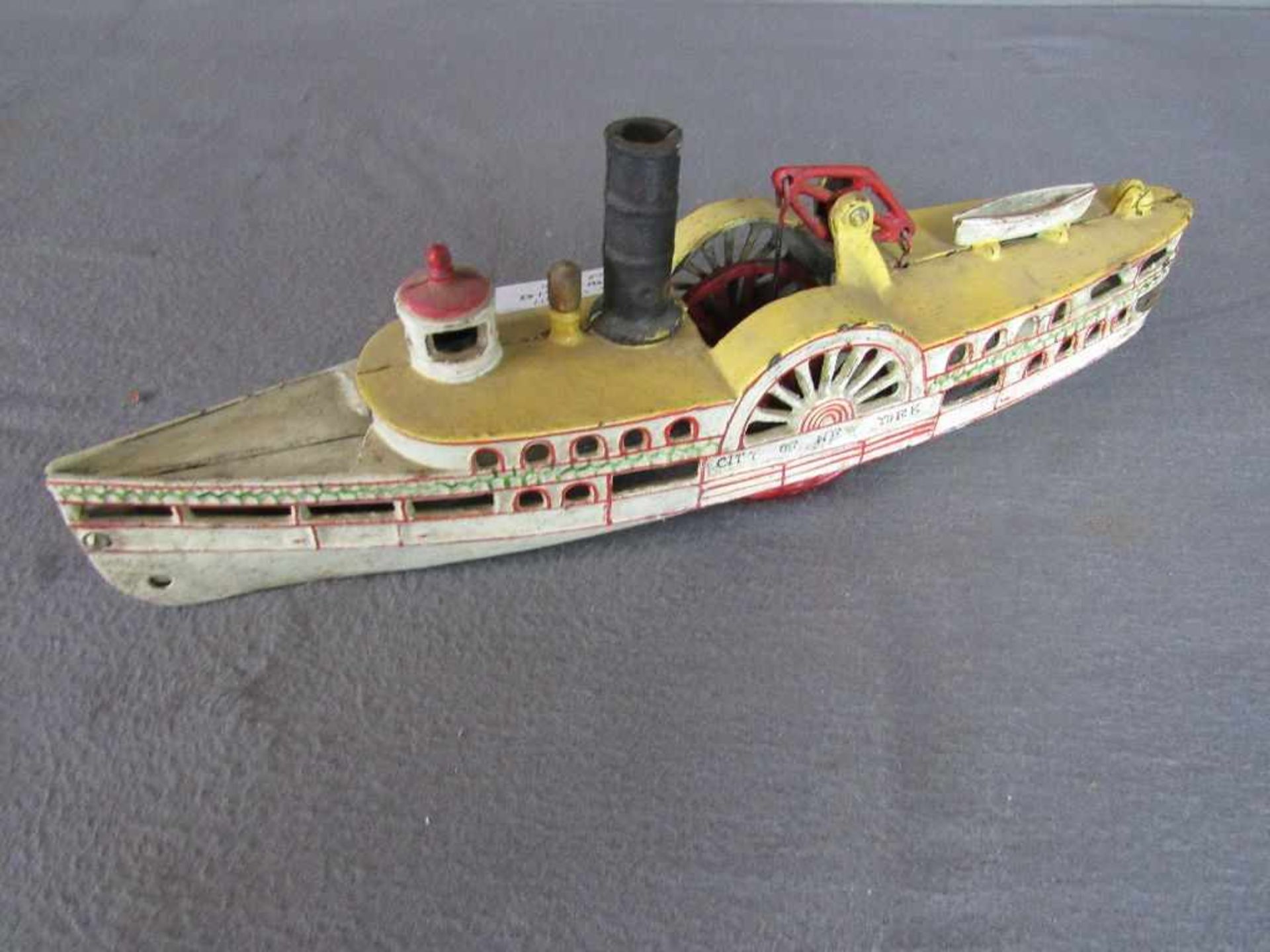 Gußeisernes Spielzeugschiff Raddampfer mechanisch 38cm lang- - -20.00 % buyer's premium on the - Bild 2 aus 4