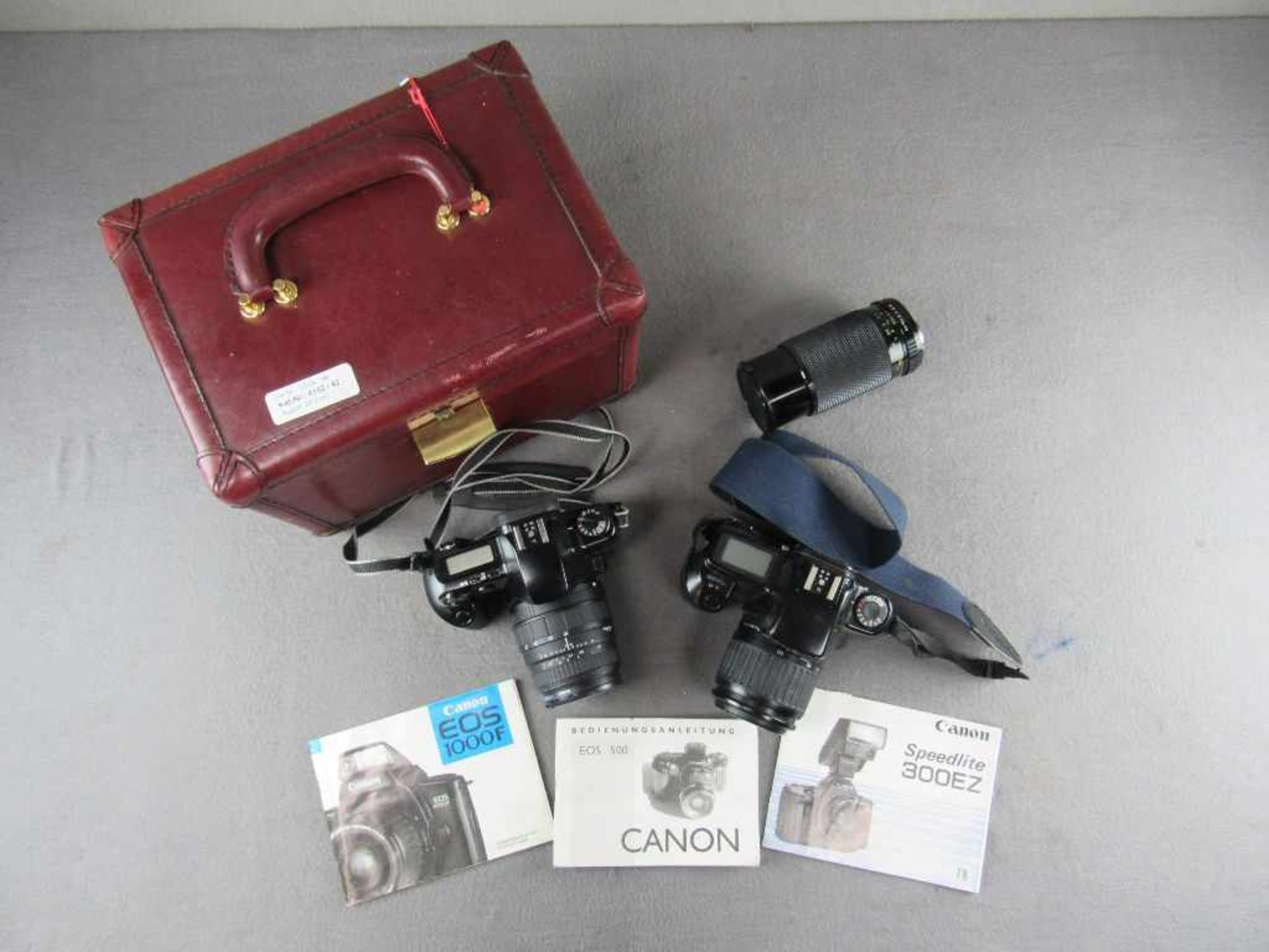 Zwei Kameras Canon Eos 500 & Eos 1000 mit Anleitung und Zusatzobjektiven- - -20.00 % buyer's premium - Bild 3 aus 6