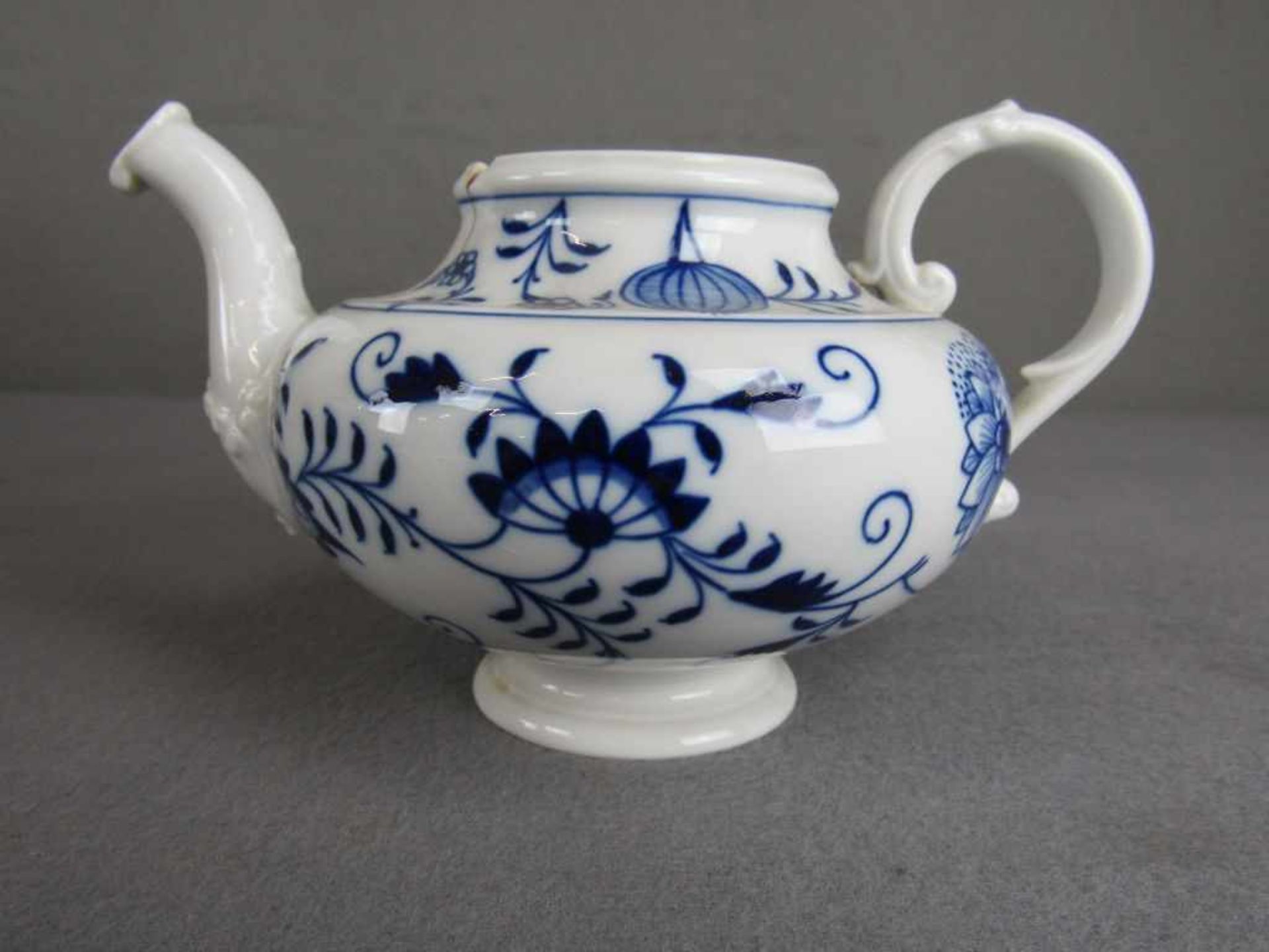 Zwei Meissen Schwertermarke Kannen Restaurationsobjekte- - -20.00 % buyer's premium on the hammer - Bild 6 aus 11