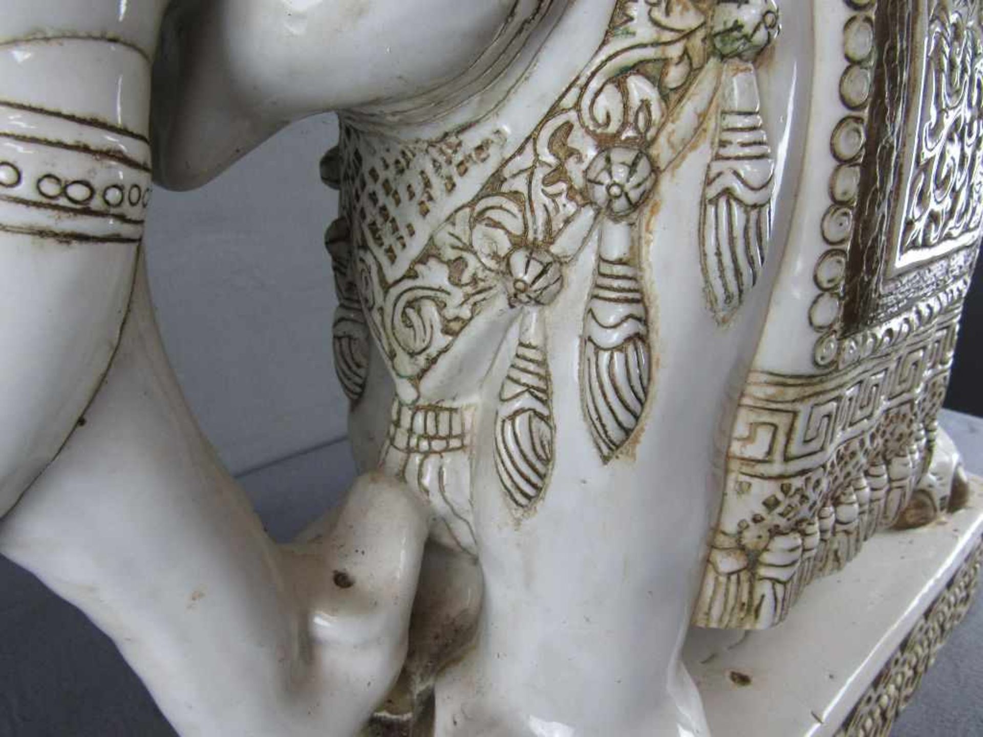 Asiatischer Elefant lasierte Keramik als Blumensäule verwendbar- - -20.00 % buyer's premium on the - Image 7 of 8