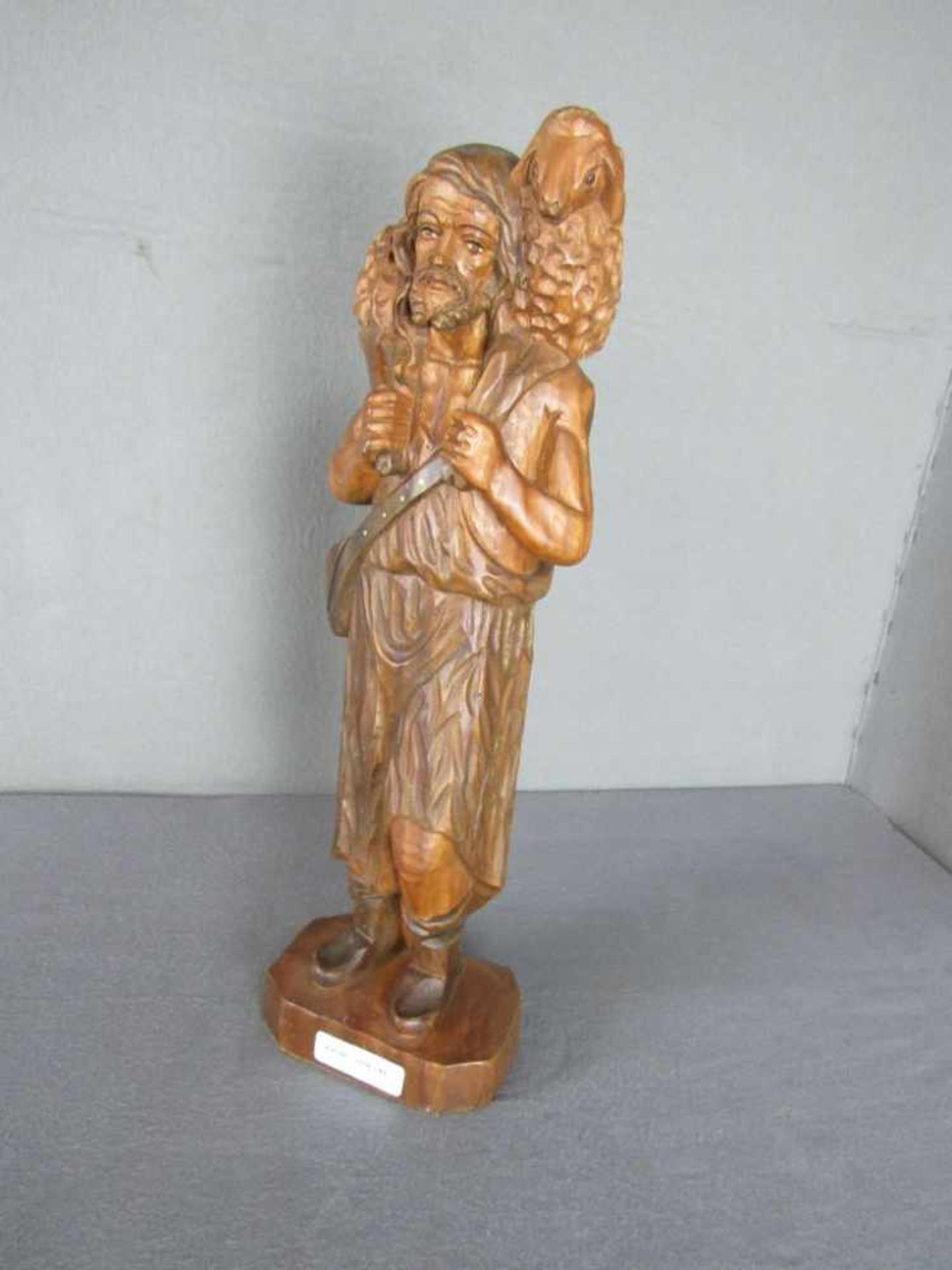 Skulptur, Christlich, 46cm hoch, handgeschnitzt- - -20.00 % buyer's premium on the hammer price19.00