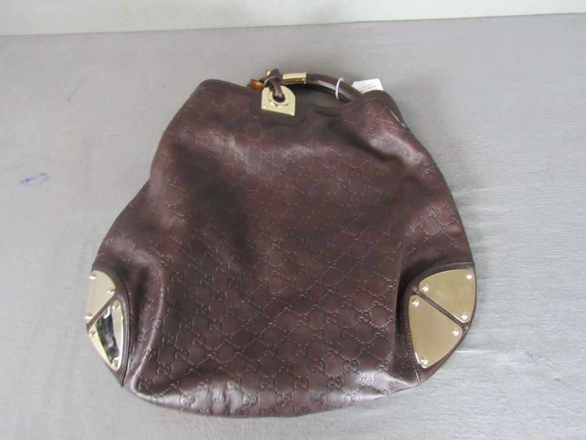 Handtasche Gucci geprägtes Leder ca.48x50cm- - -20.00 % buyer's premium on the hammer price19.00 %