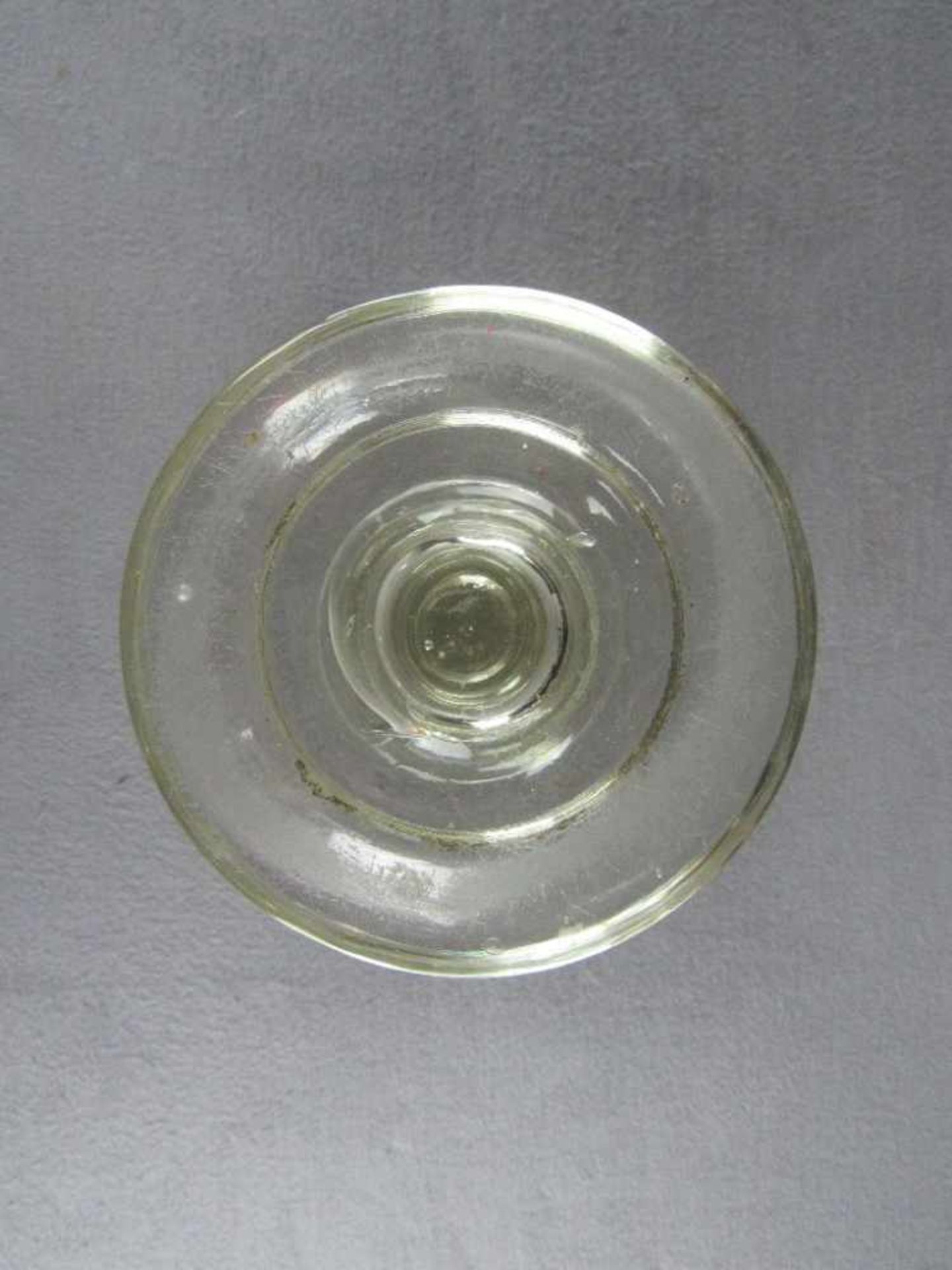 Antikes Glas mundgeblasen mit Abriss hier Fußschale 19,5cm hoch- - -20.00 % buyer's premium on the - Bild 3 aus 3