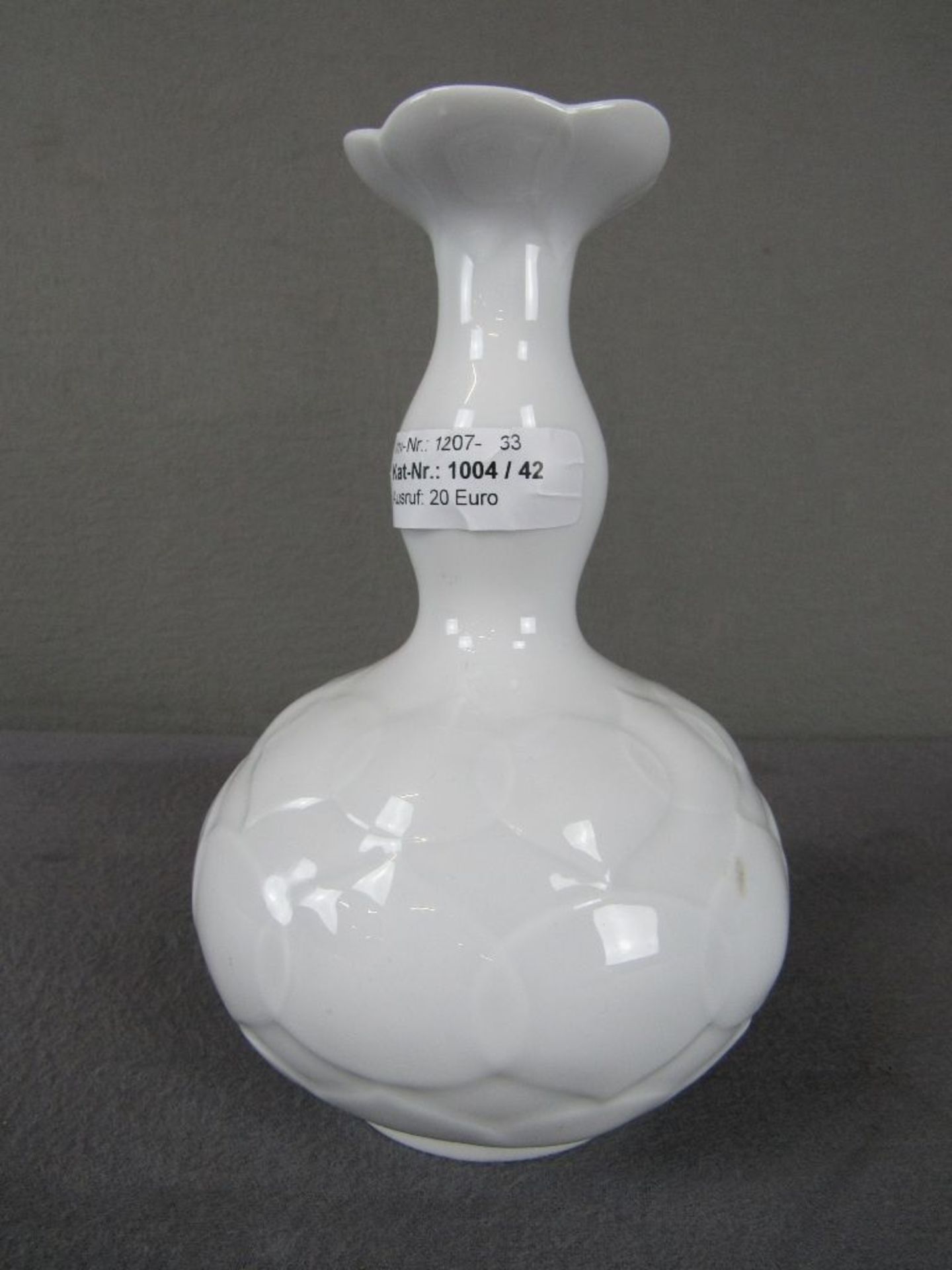 Keulenvase Meissen Schwertermarke Entwurf Ludwig Zepner- - -20.00 % buyer's premium on the hammer - Bild 2 aus 4